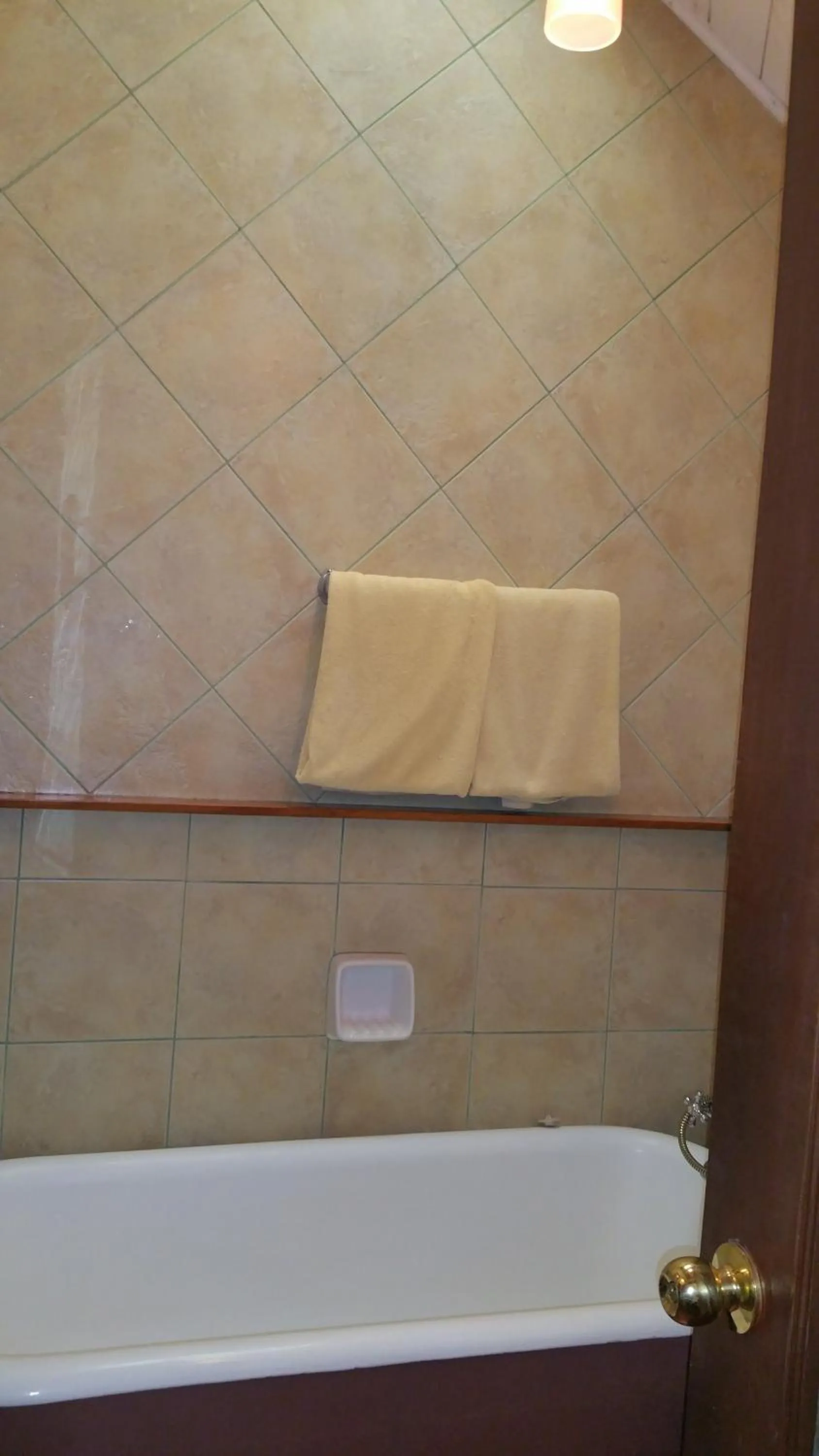 Bathroom in Woodmere Grand Hotel & Serviced Apartments