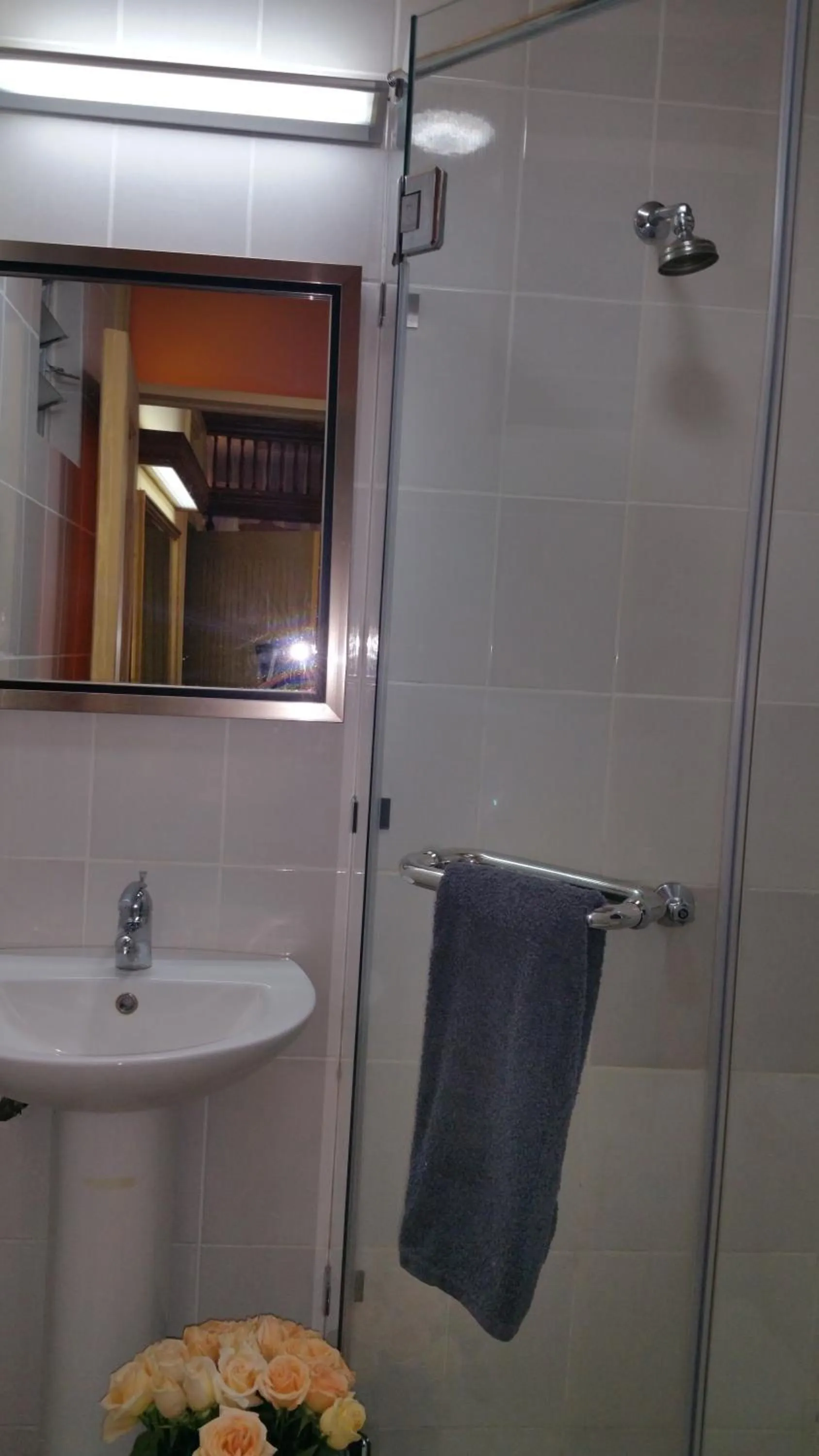 Shower in Woodmere Grand Hotel & Serviced Apartments