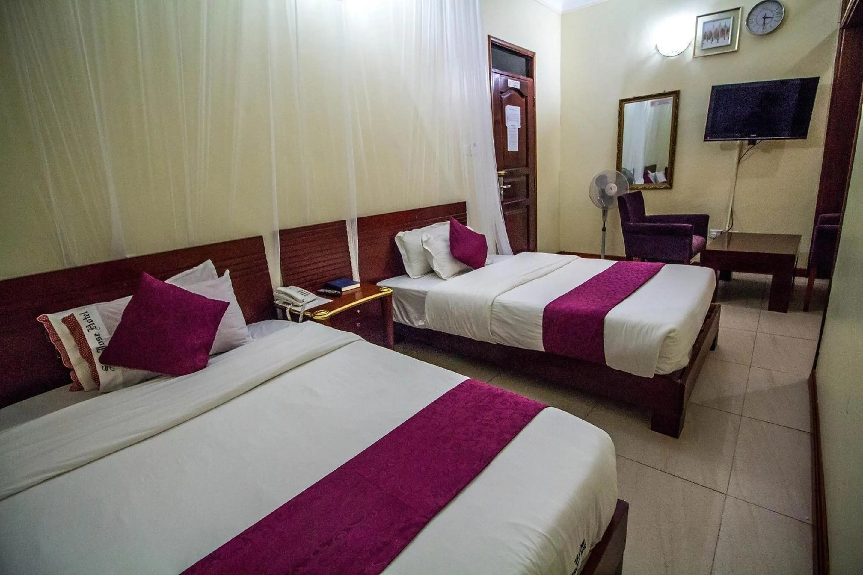 Bed in Sir Jose Hotel