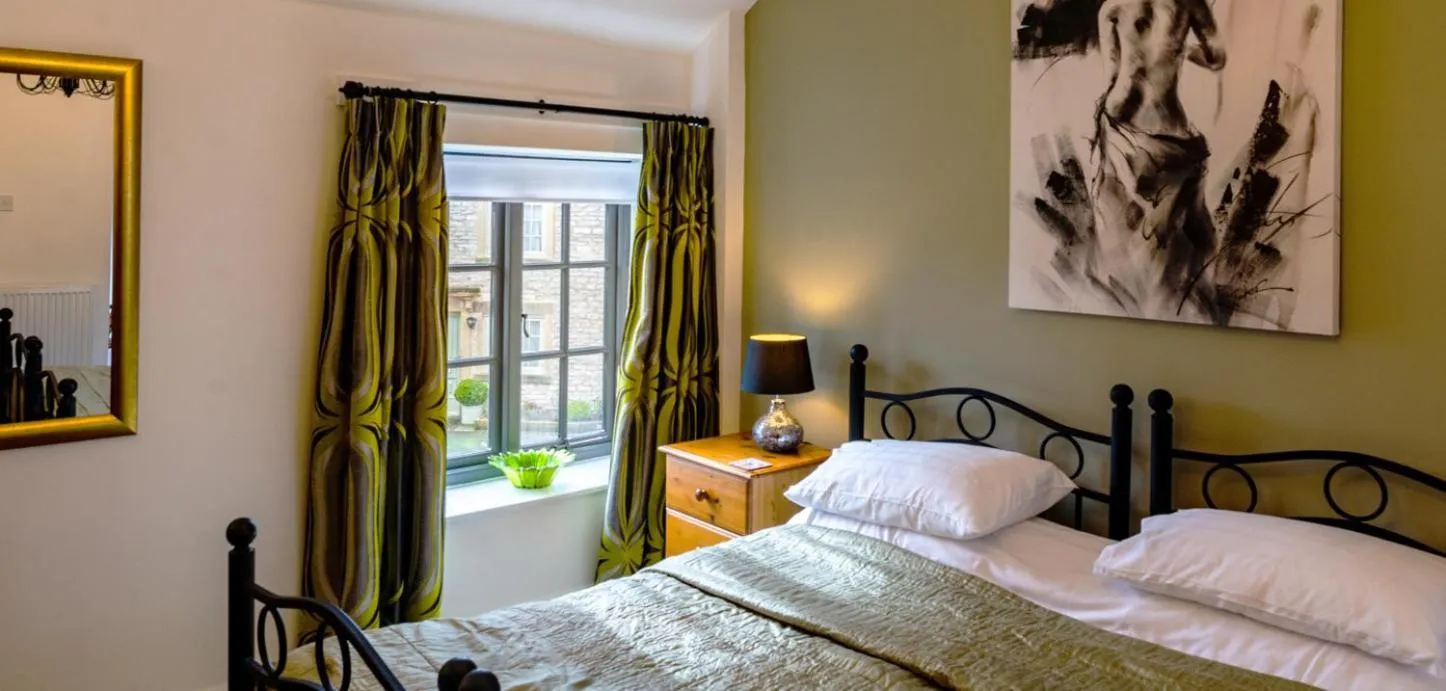 Bedroom, Bed in The Bull at Foolow