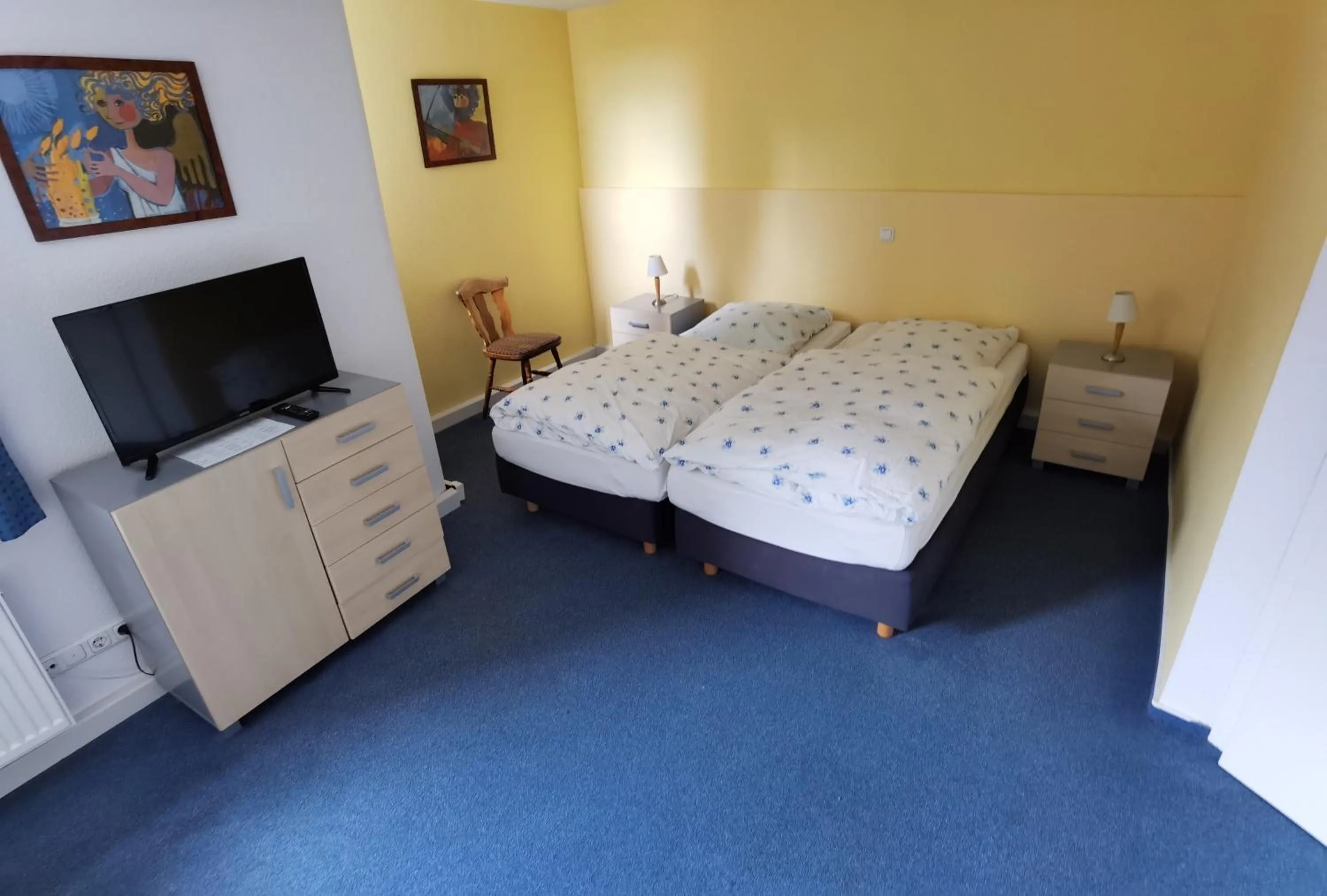 Photo of the whole room, Bed in Zum Schwarzen Adler