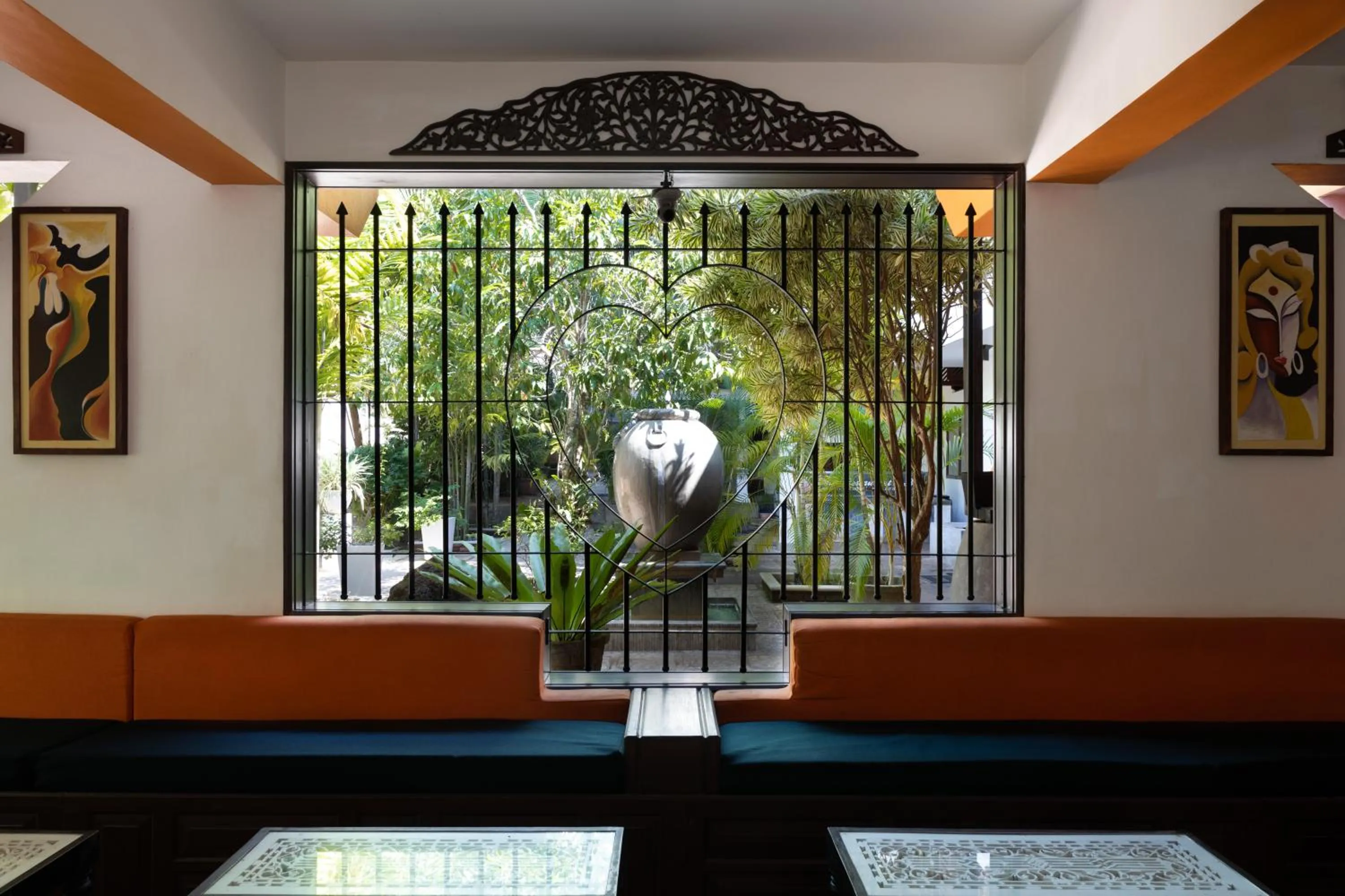 Restaurant/places to eat in Amal Beach Hotel