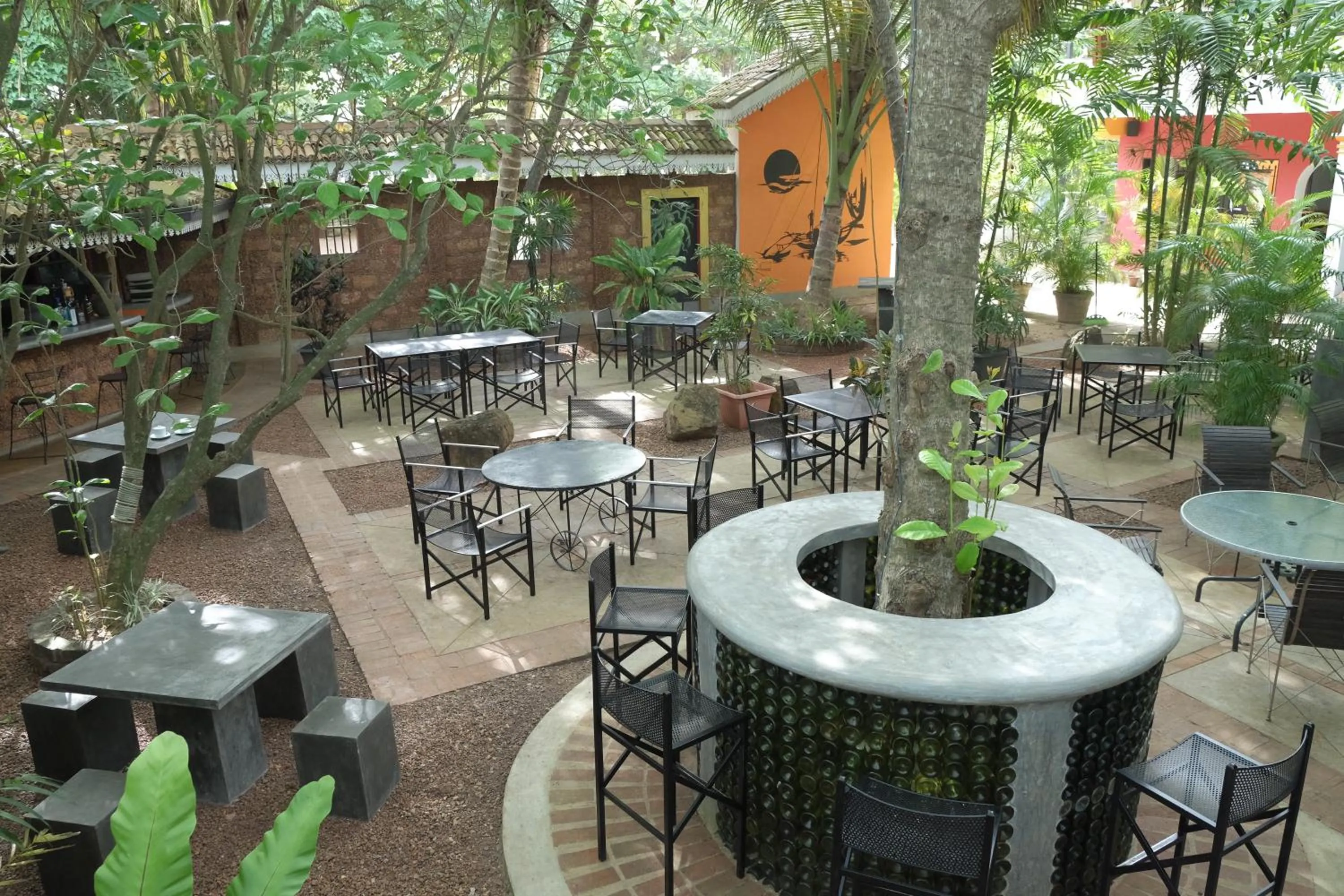 Garden, Restaurant/Places to Eat in Amal Beach Hotel