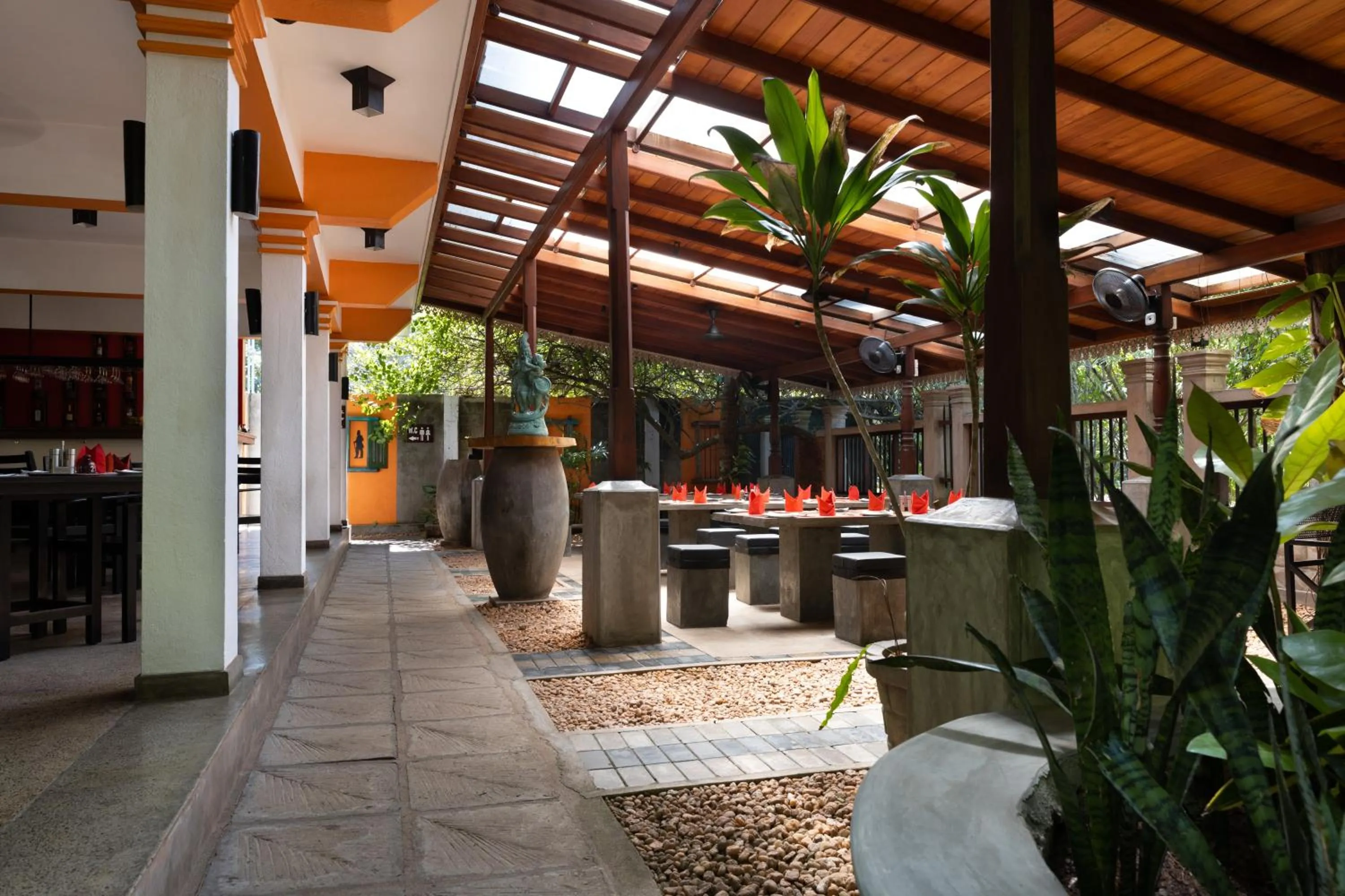 Restaurant/places to eat in Amal Beach Hotel