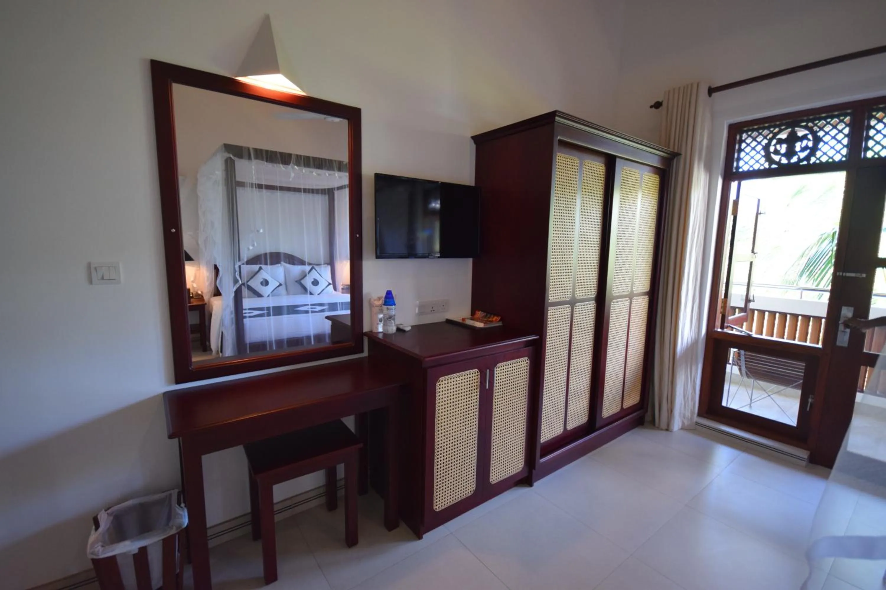 Bedroom, TV/Entertainment Center in Amal Beach Hotel
