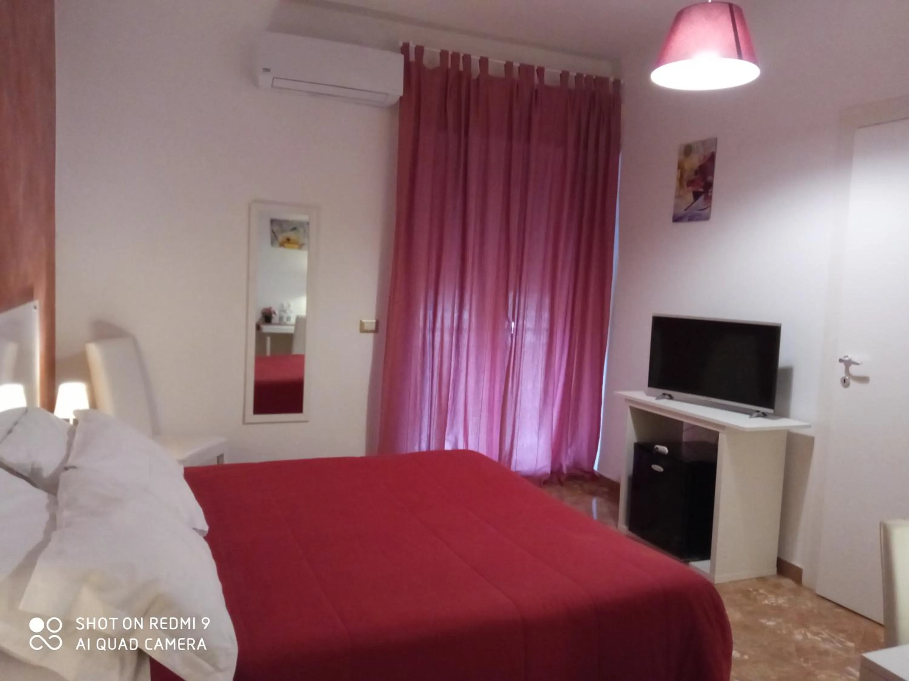 Bed in Bed & Breakfast Fontanarossa Airport -Private Parking-
