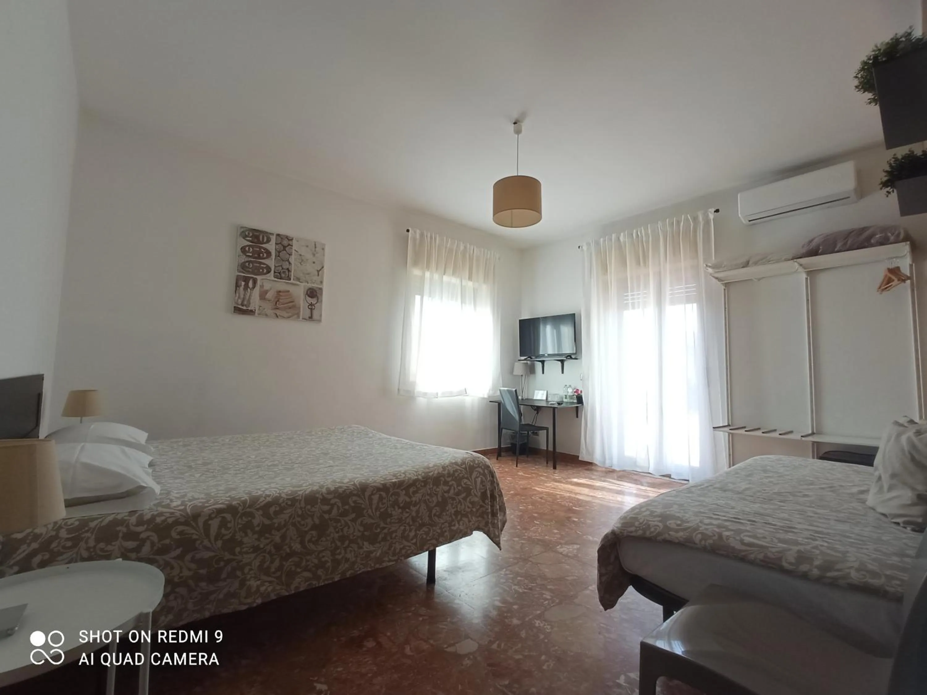 Bed in Bed & Breakfast Fontanarossa Airport -Private Parking-