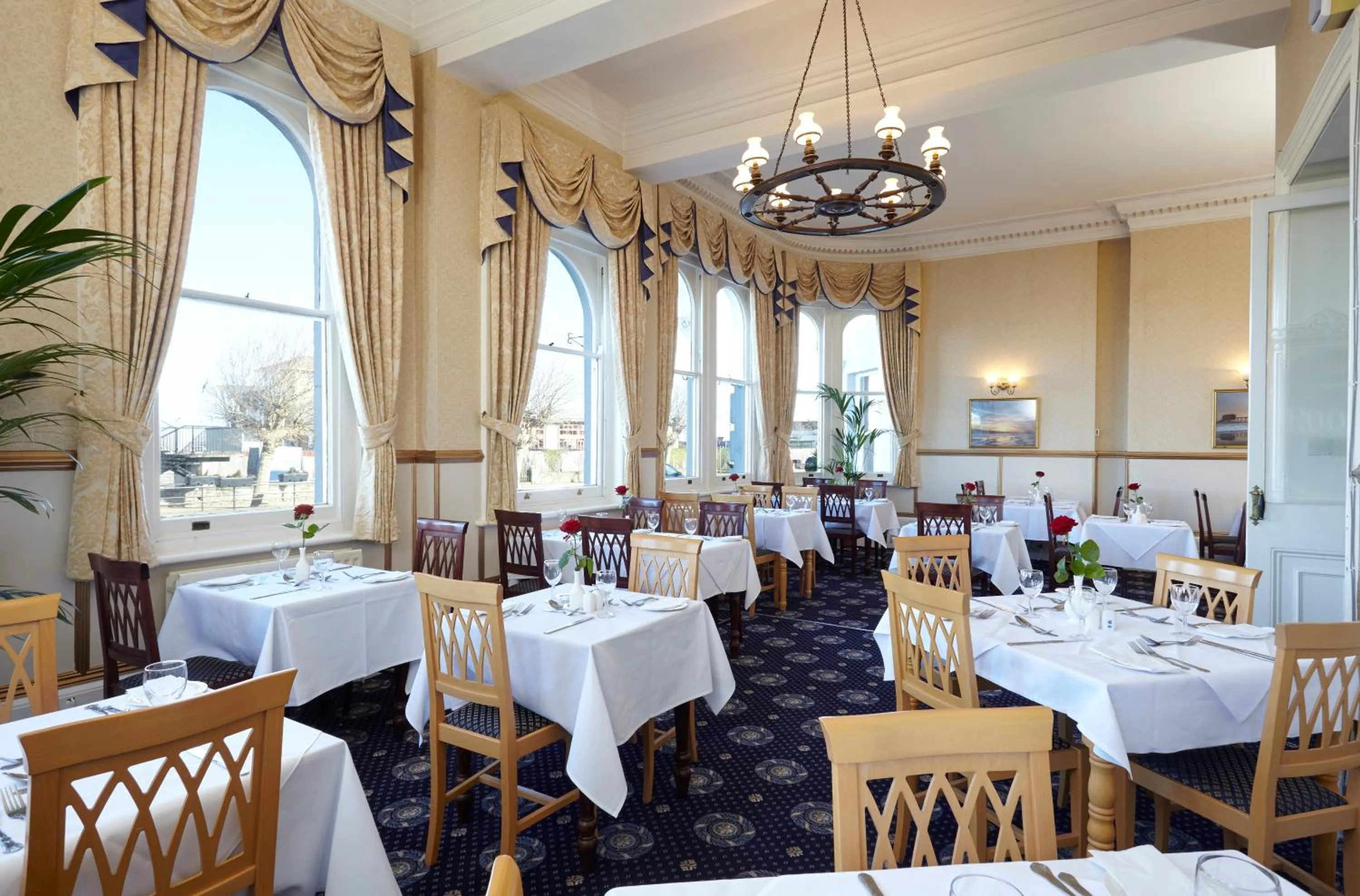 Restaurant/places to eat in Royal Esplanade Hotel