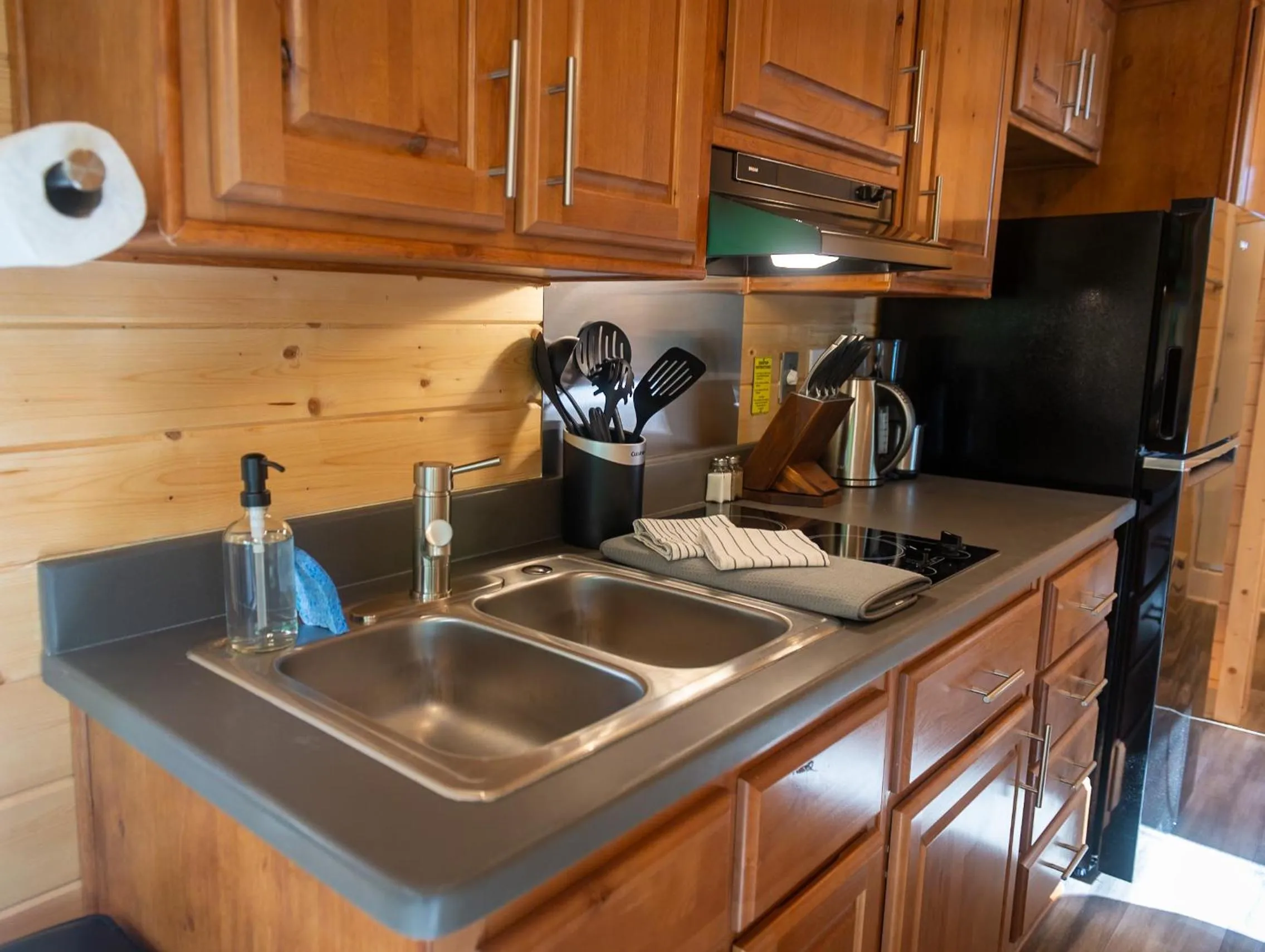 Kitchen or kitchenette in Sierra Meadows