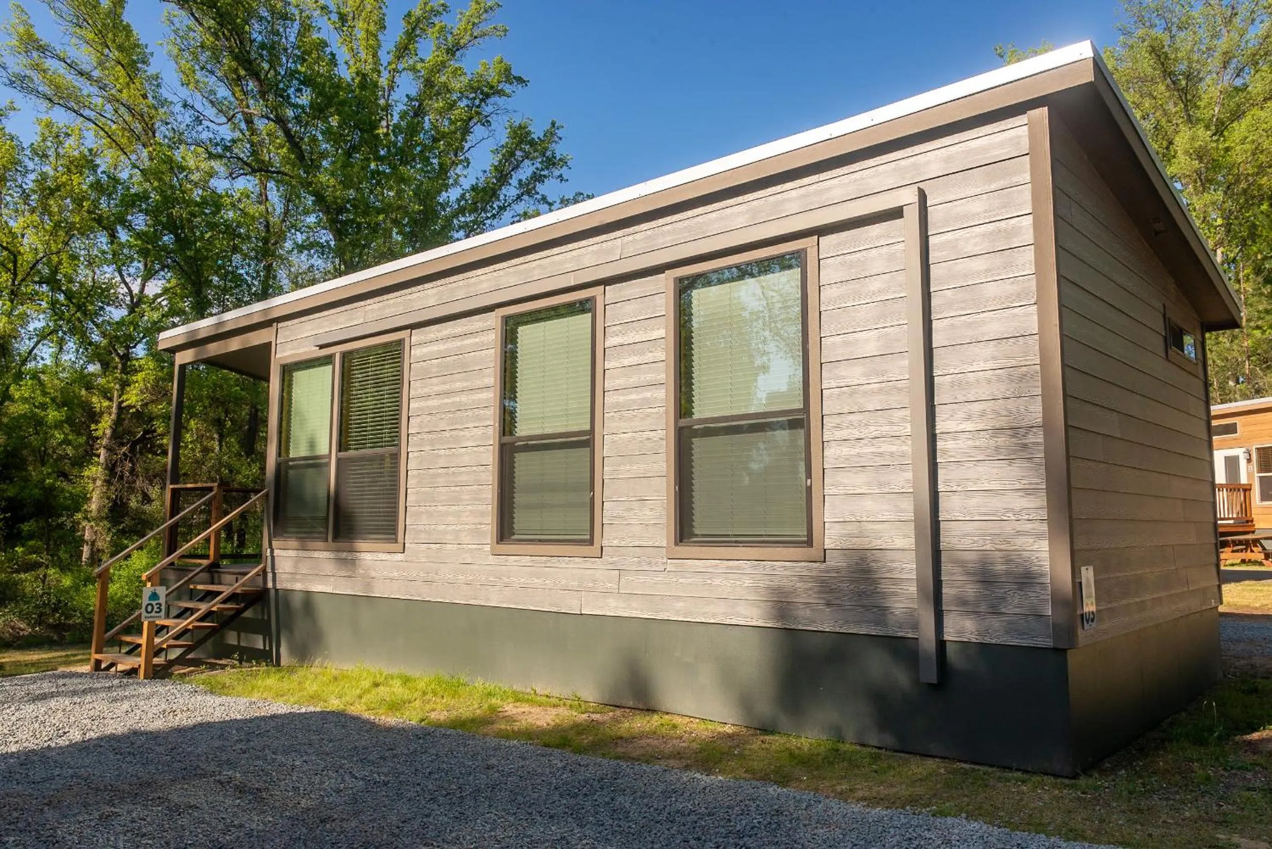 Facade/entrance in Sierra Meadows