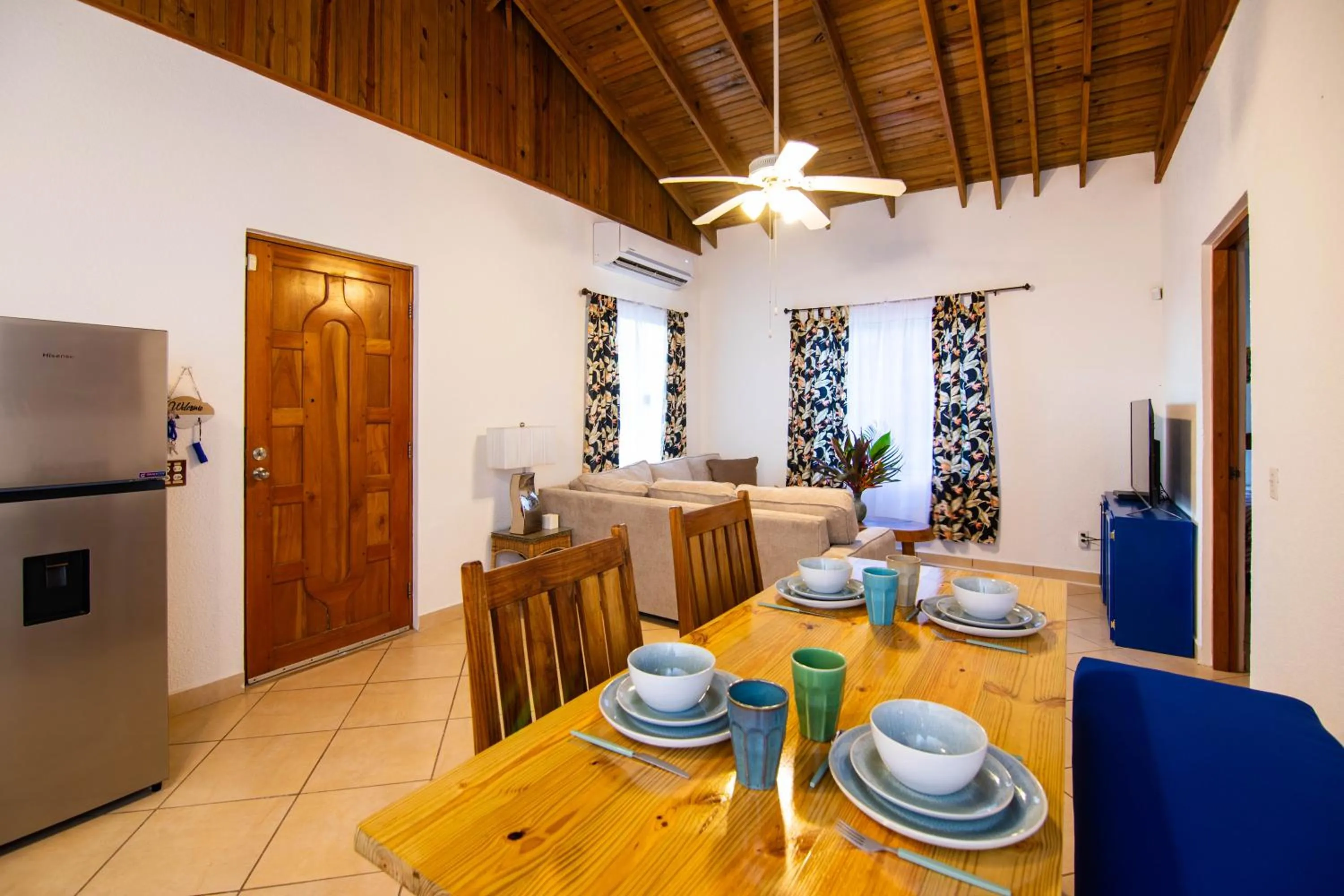 Living room in Seaside Inn Roatan