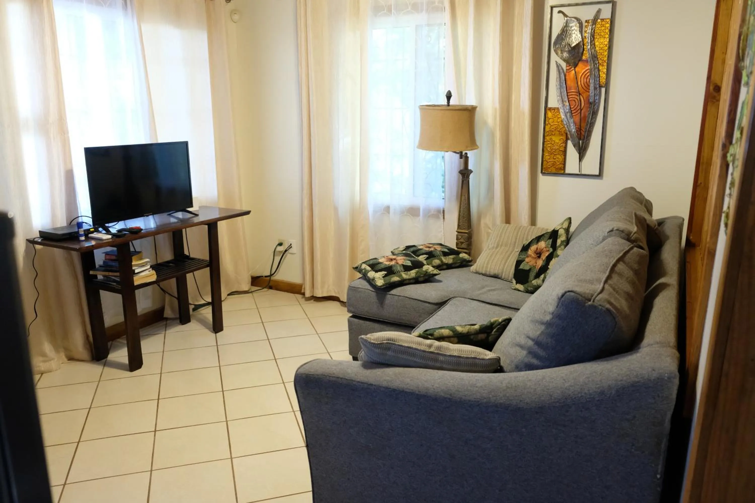 Living room in Seaside Inn Roatan