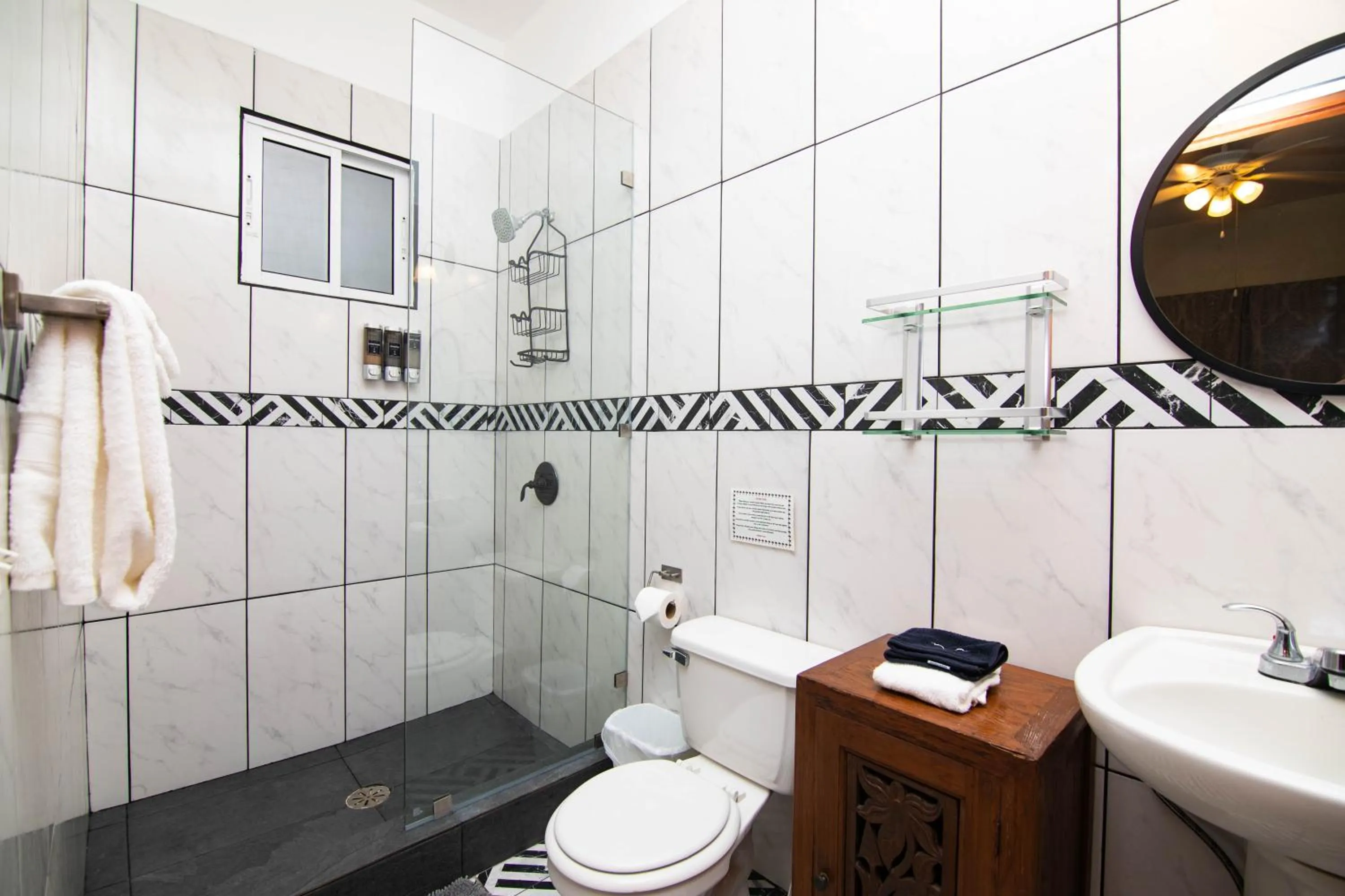 Bathroom in Seaside Inn Roatan