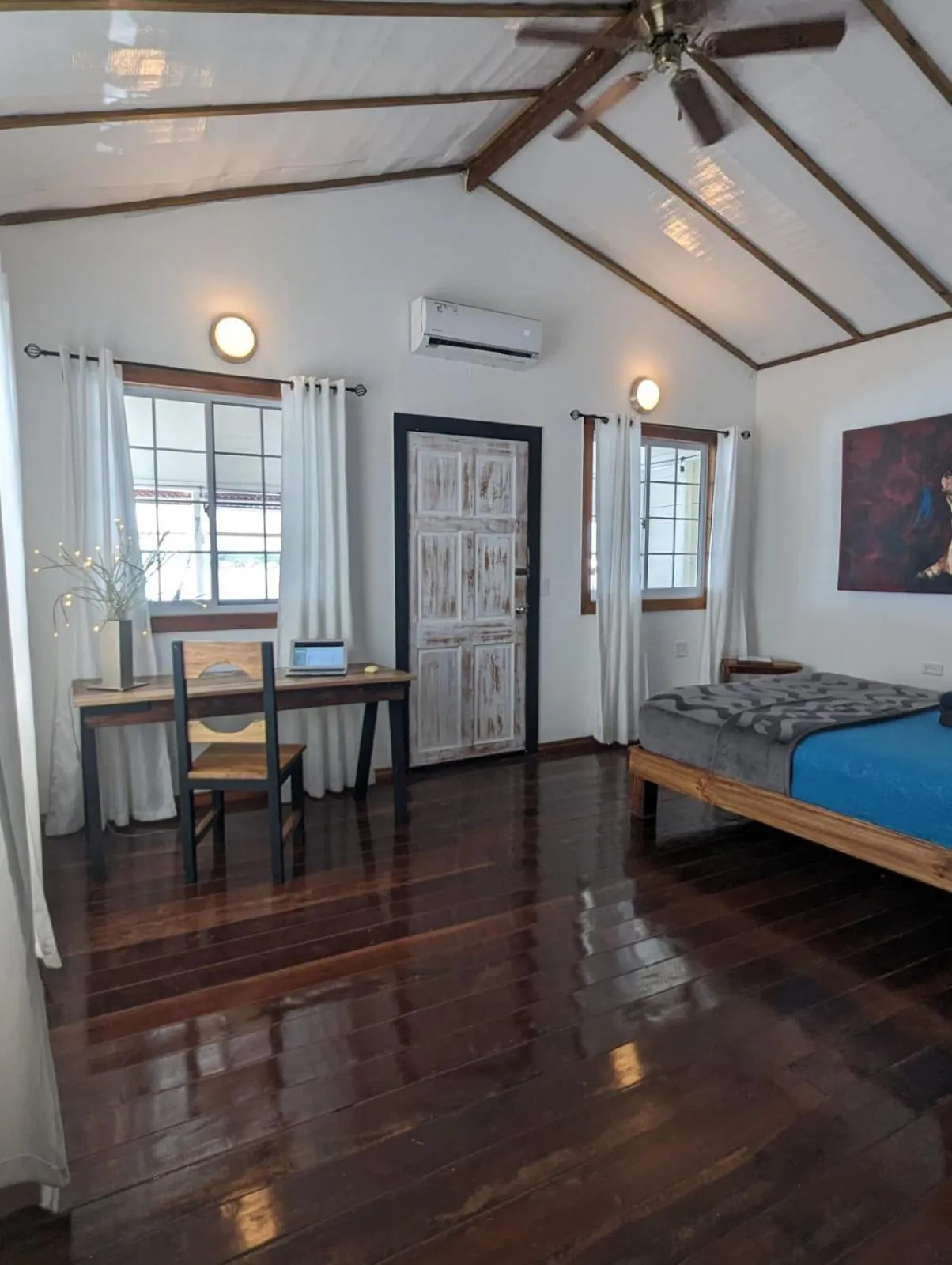 Bed in Barrbra BnB Over The Sea