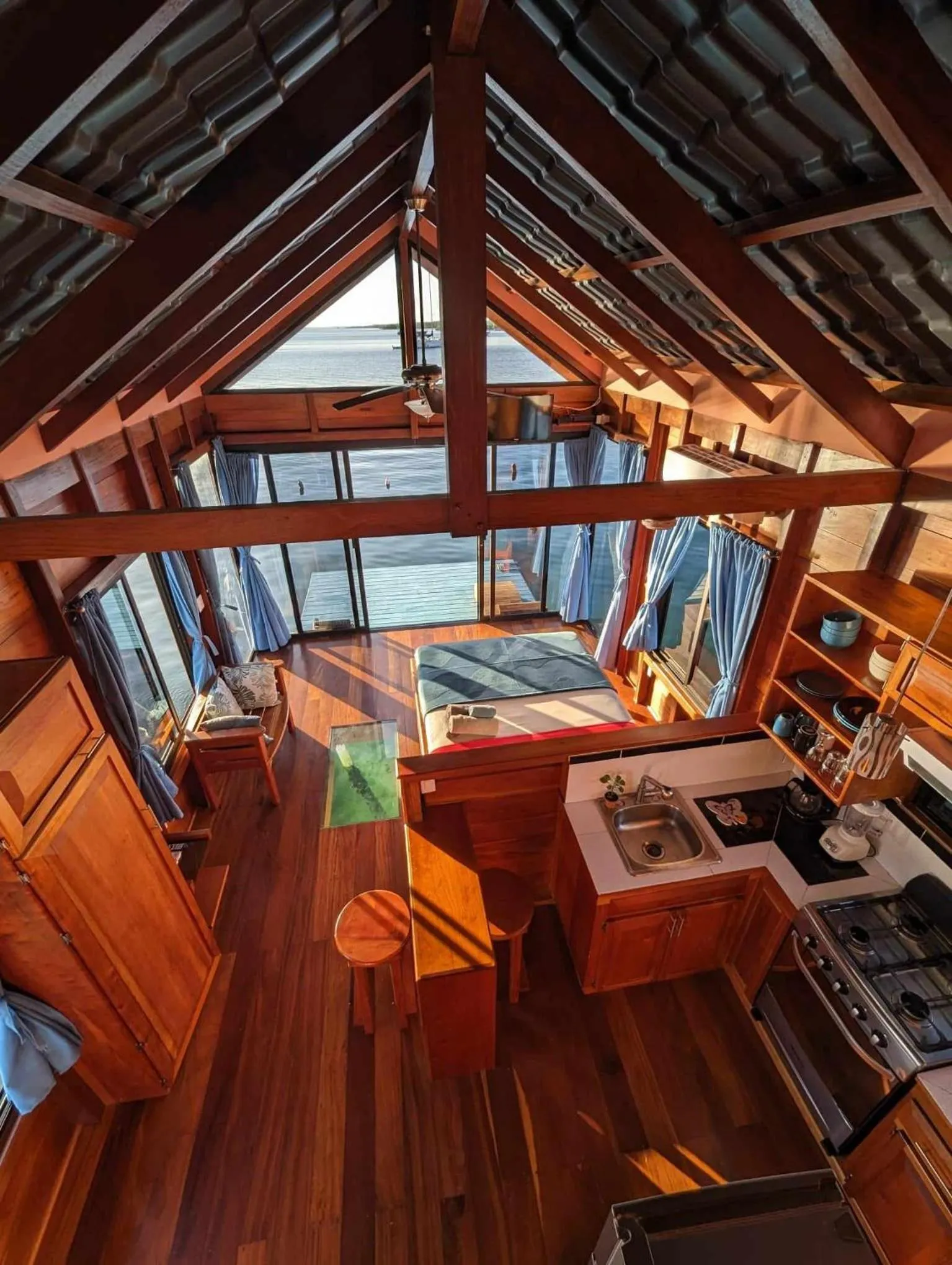 Barrbra BnB Over The Sea