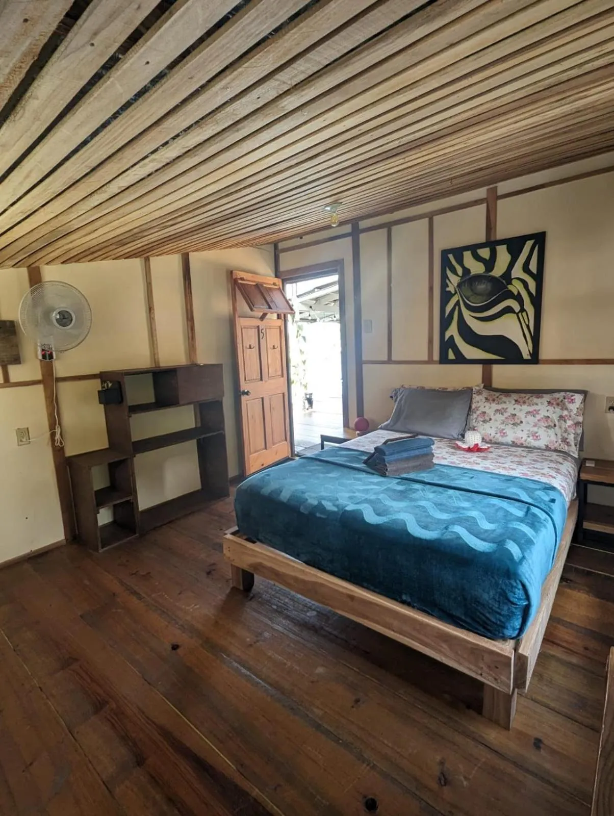 Bed in Barrbra BnB Over The Sea