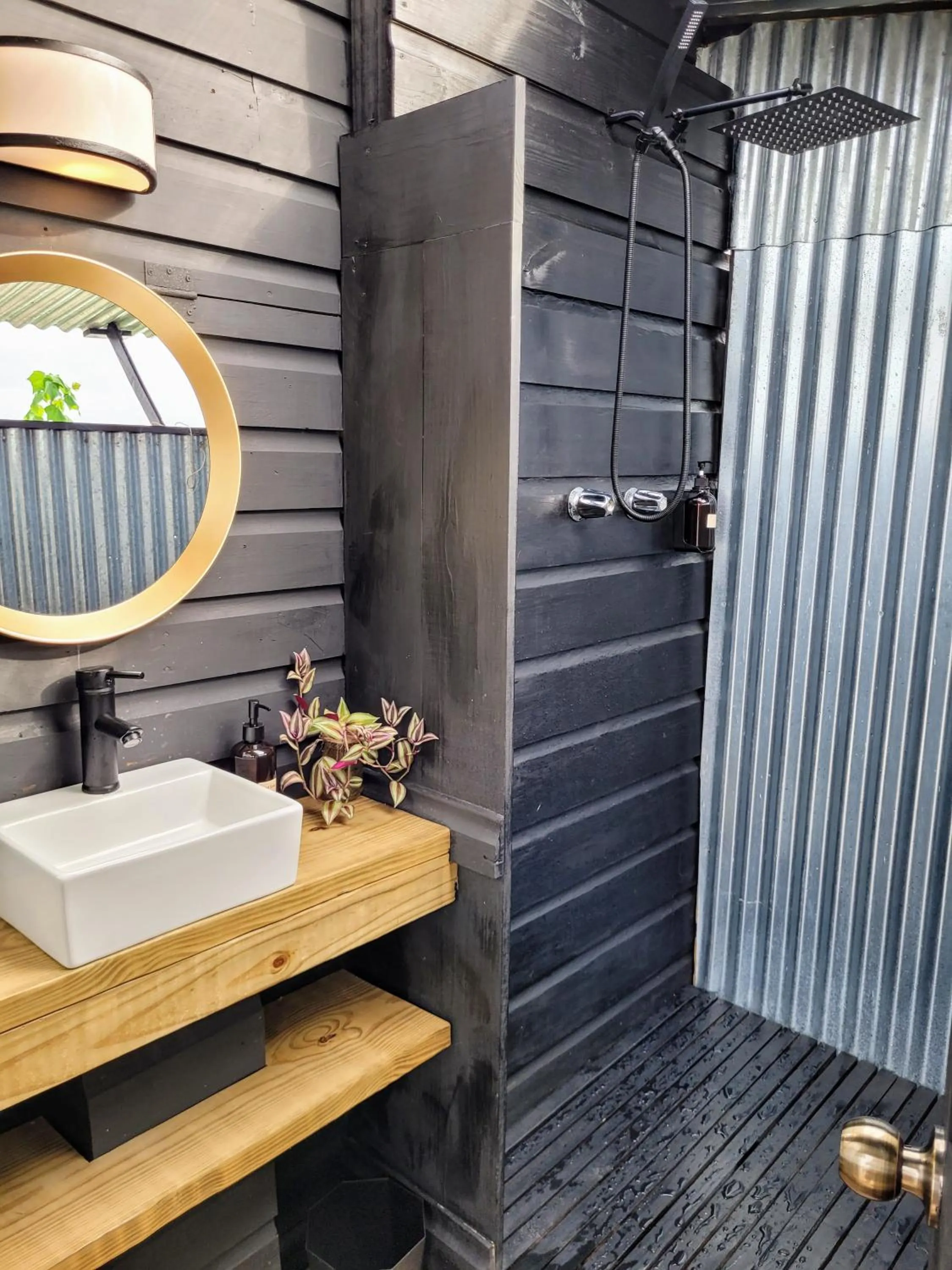 Barrbra BnB Over The Sea