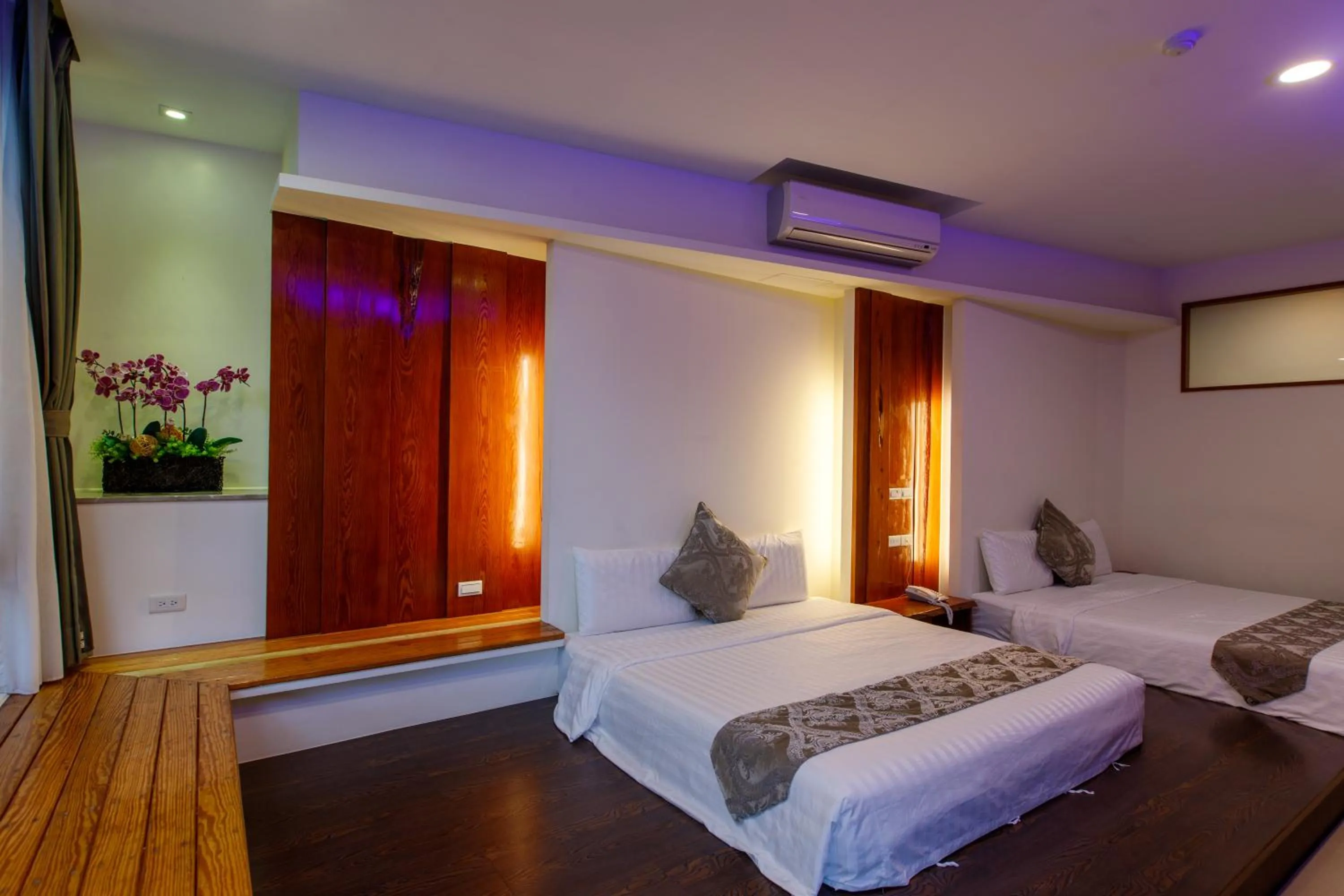 Bed in Oceanic Pearl Resort