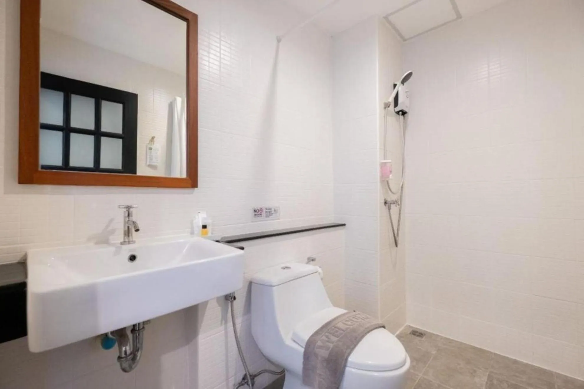 Bathroom in The Corner Lodge