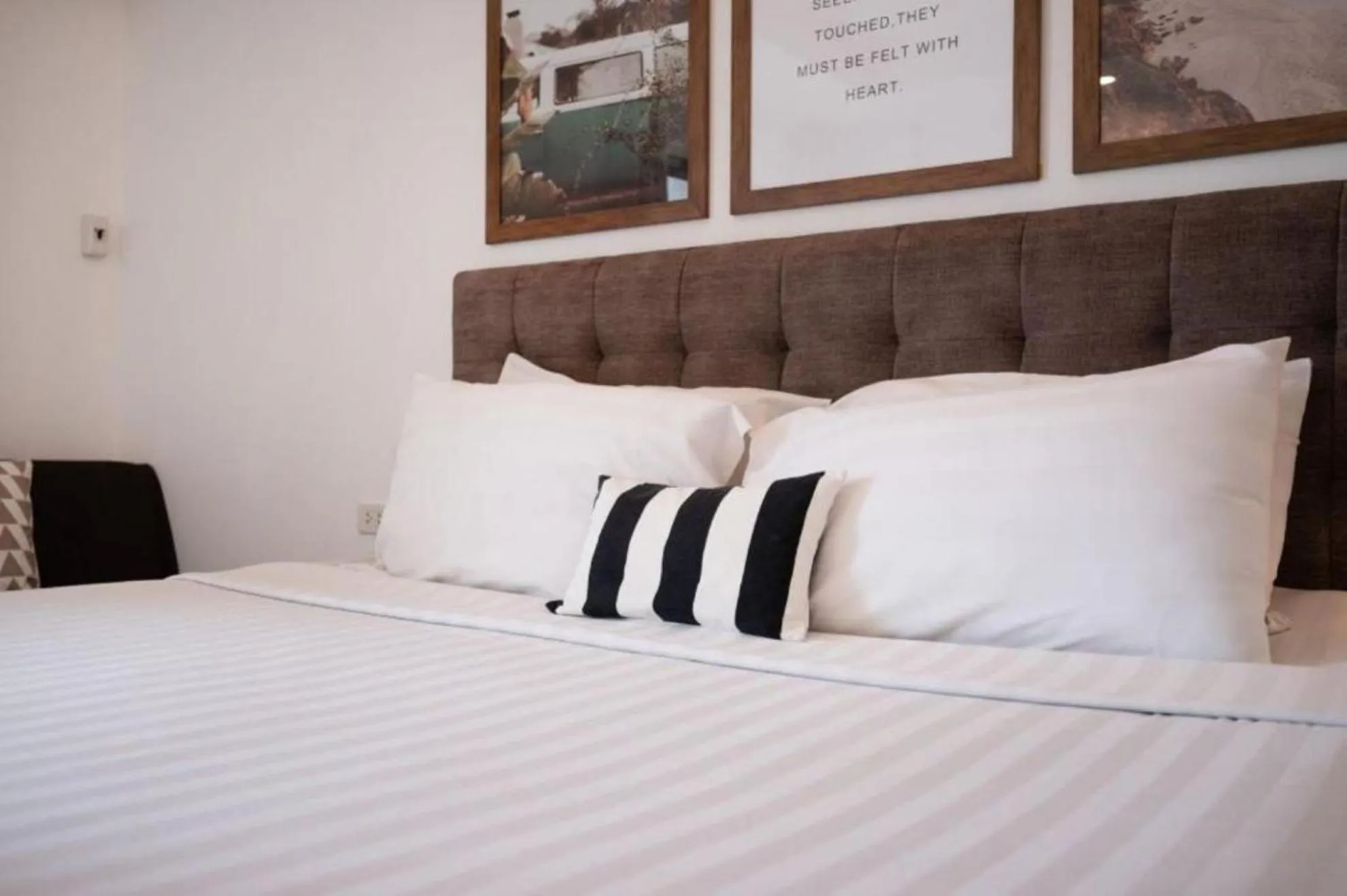 Bed in The Corner Lodge