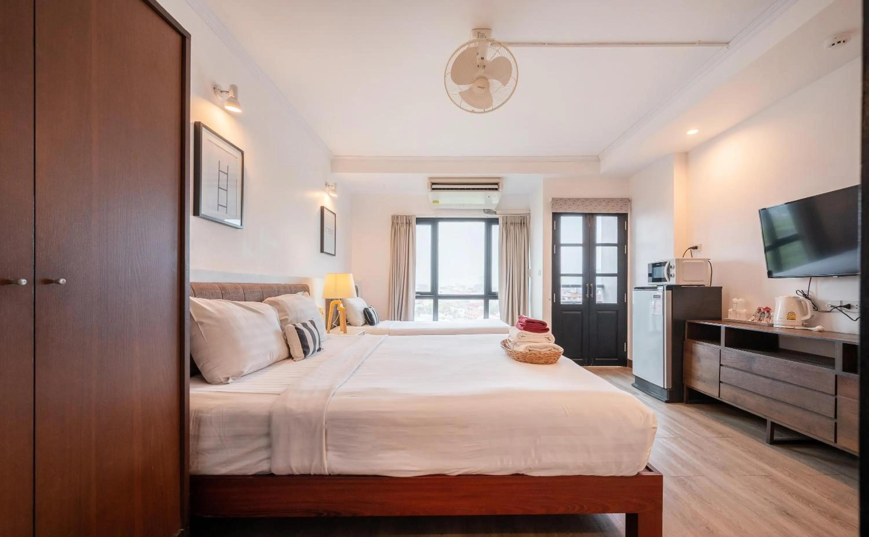 Bed in The Corner Lodge