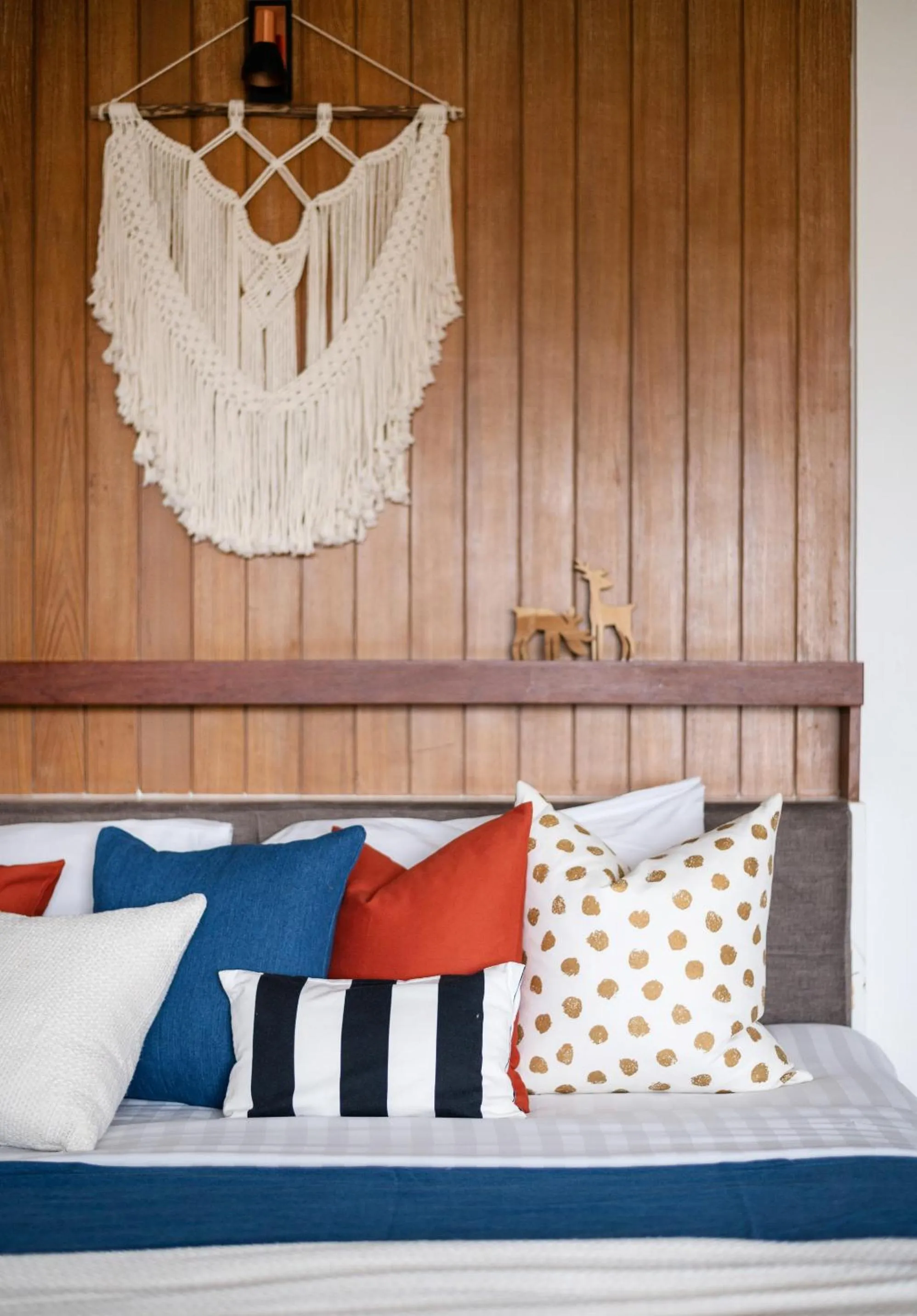 Bedroom, Bed in The Corner Lodge