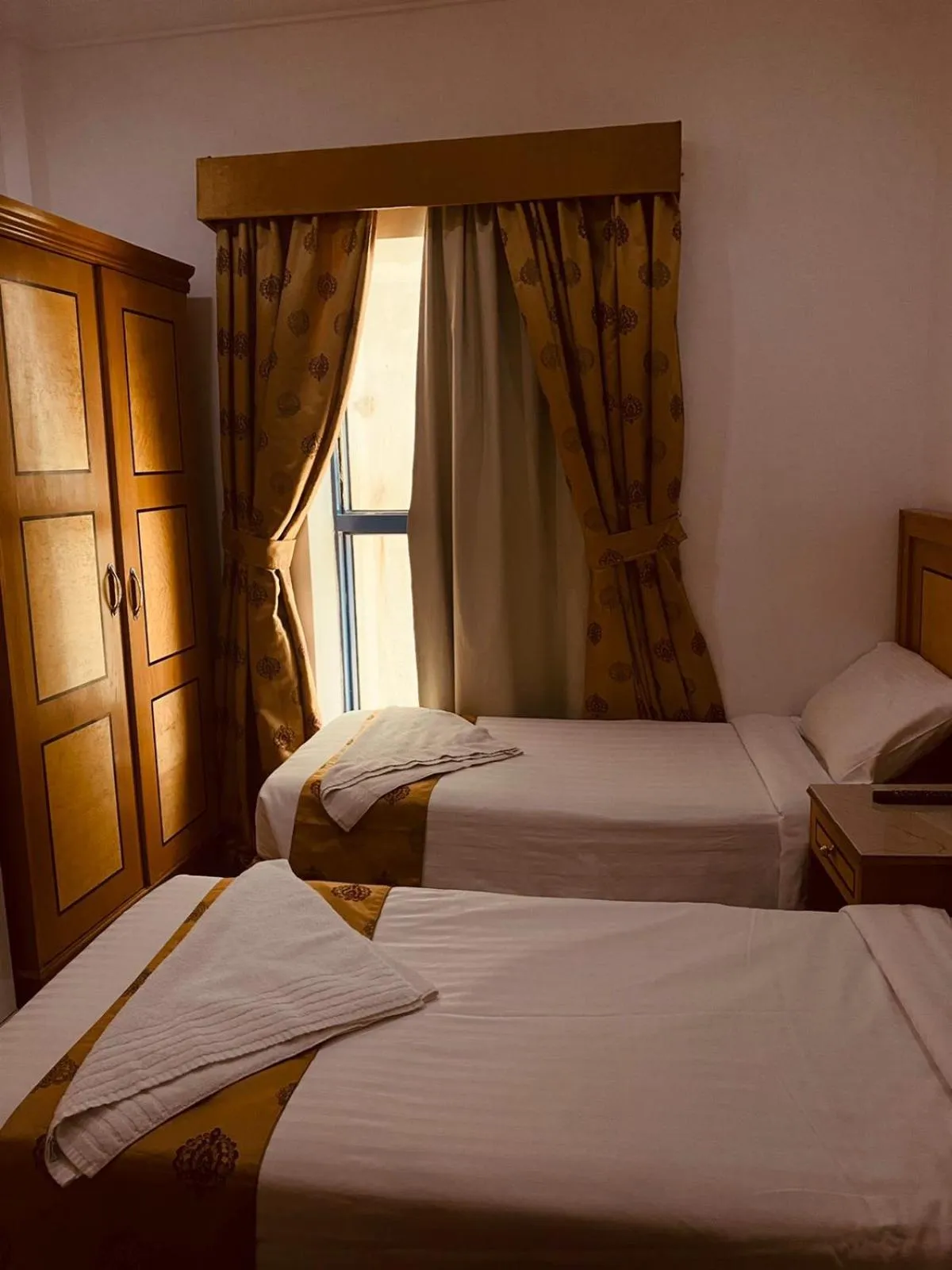 Bedroom, Bed in Hamad Saif Batal Hotel