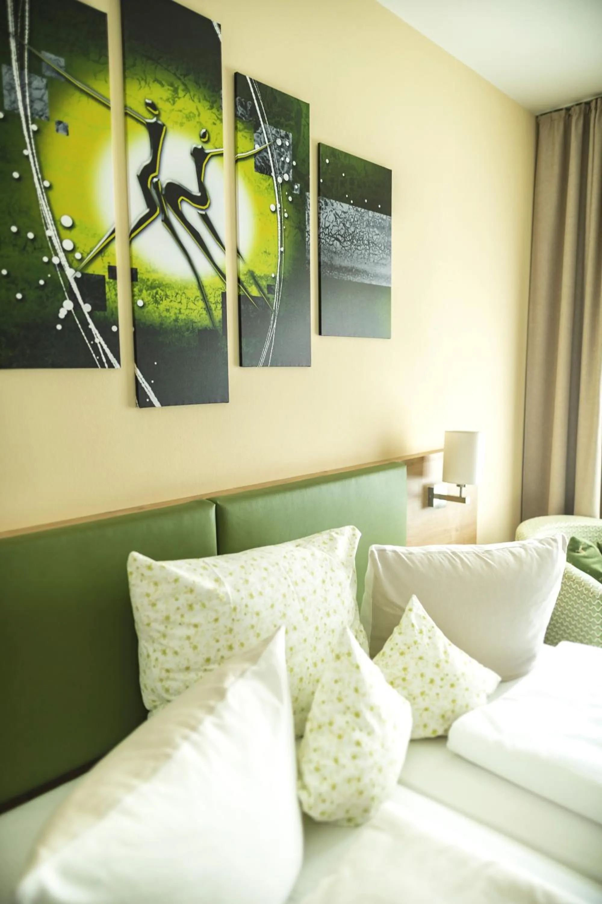 Bedroom, Bed in Gasthof - Hotel Zur Post