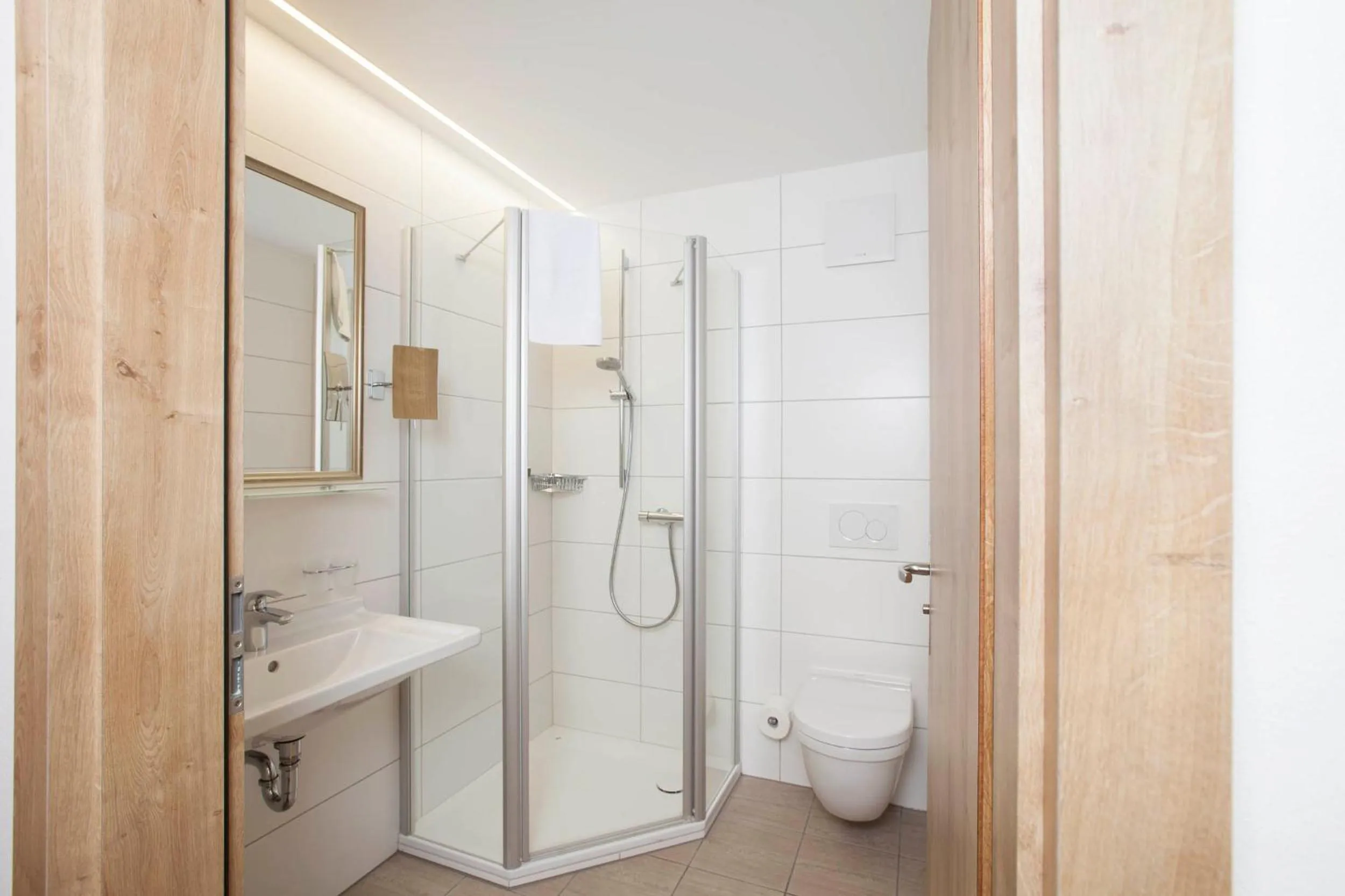 Shower in Gasthof - Hotel Zur Post