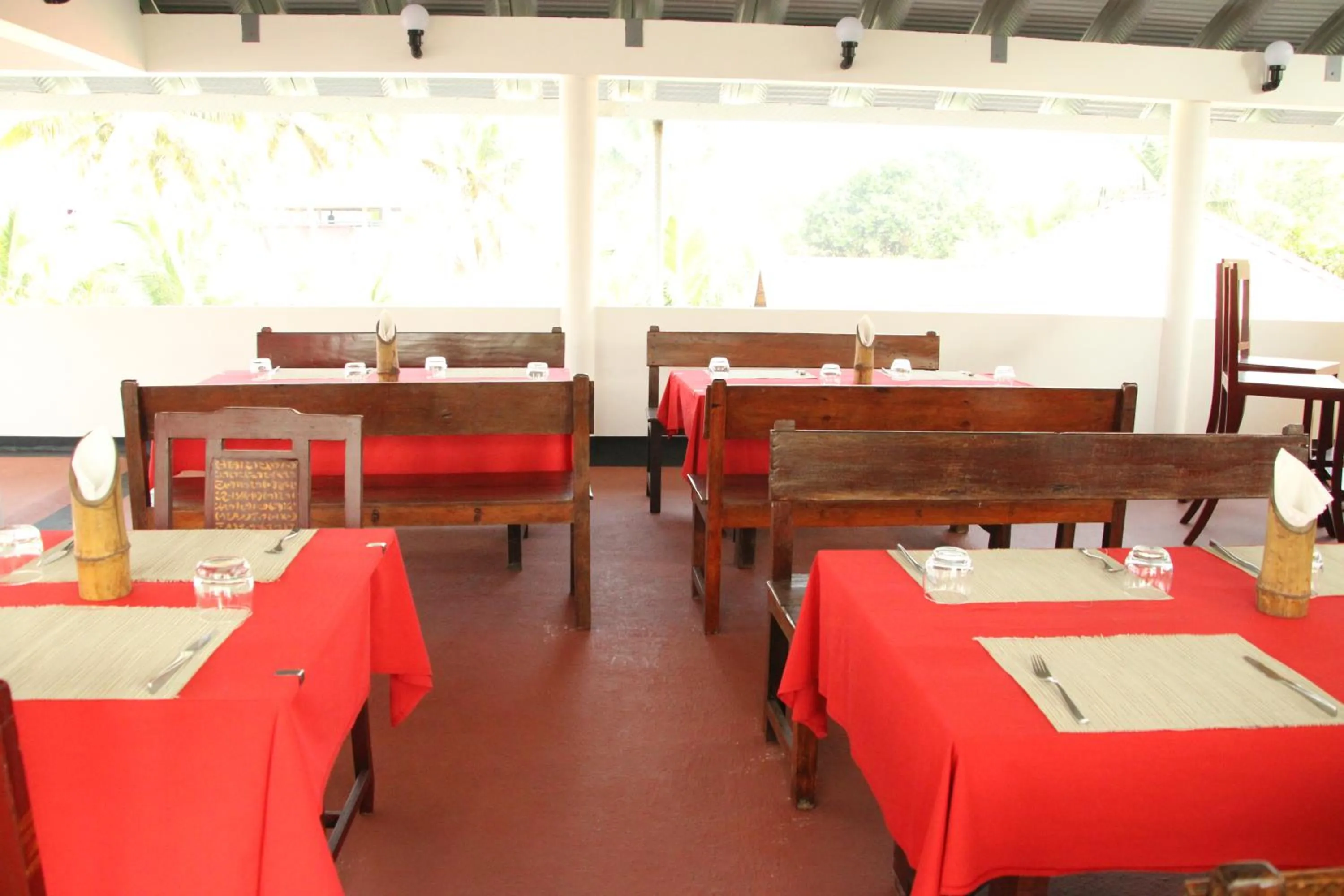 Dining area in Petit Elephant