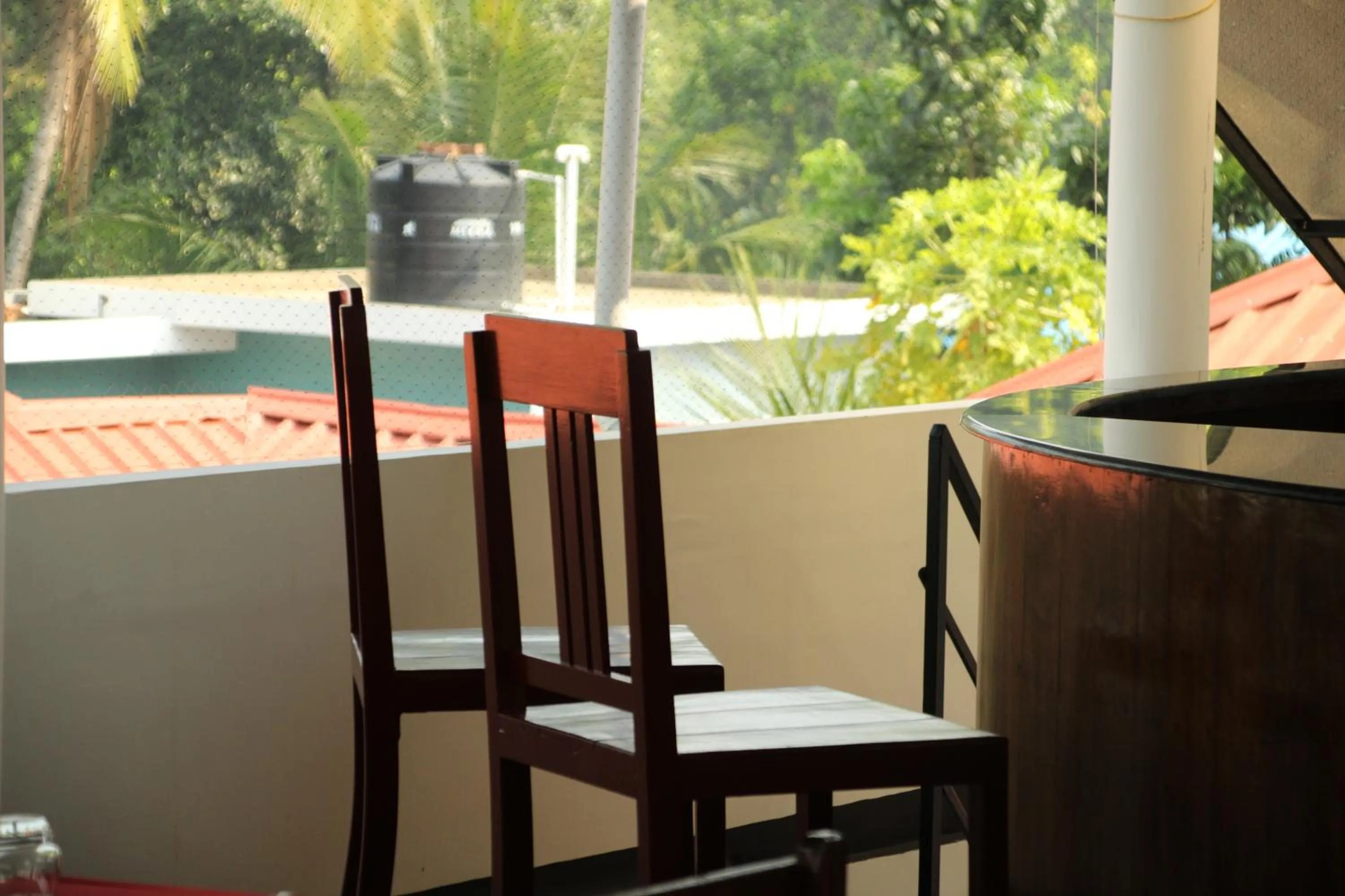 Restaurant/places to eat in Petit Elephant