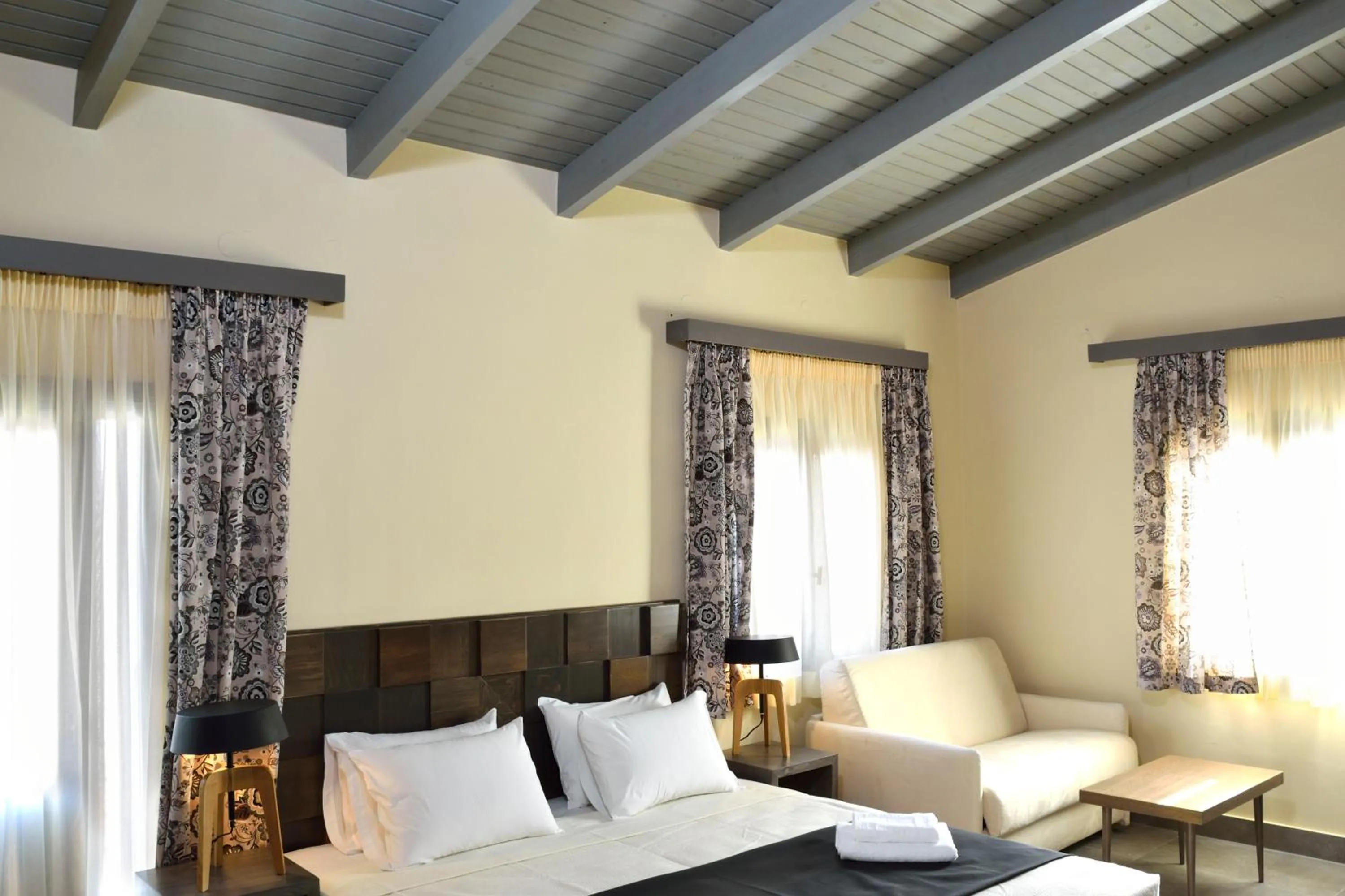 Day, Bed in Elia Kentron