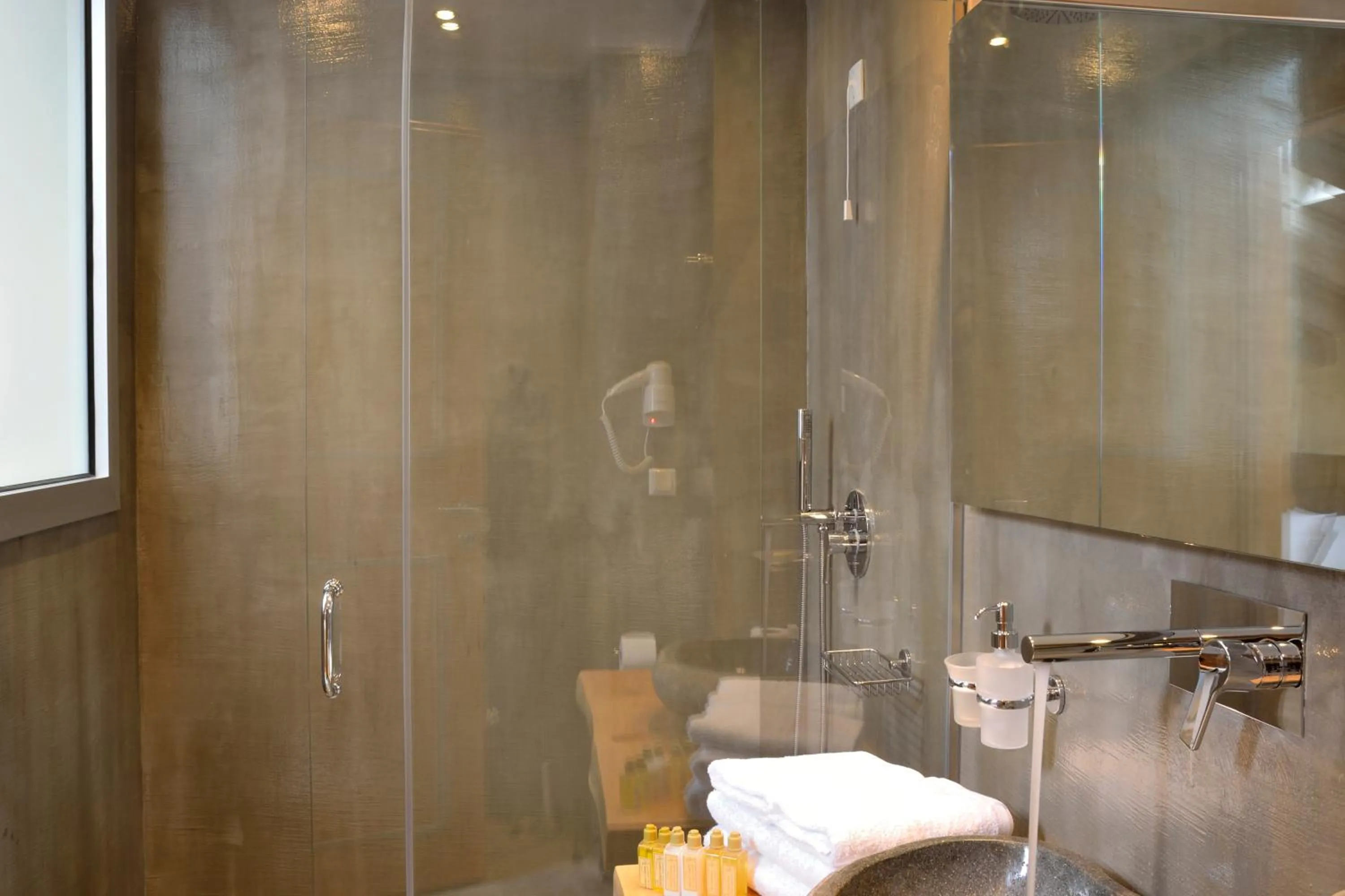 Shower in Elia Kentron