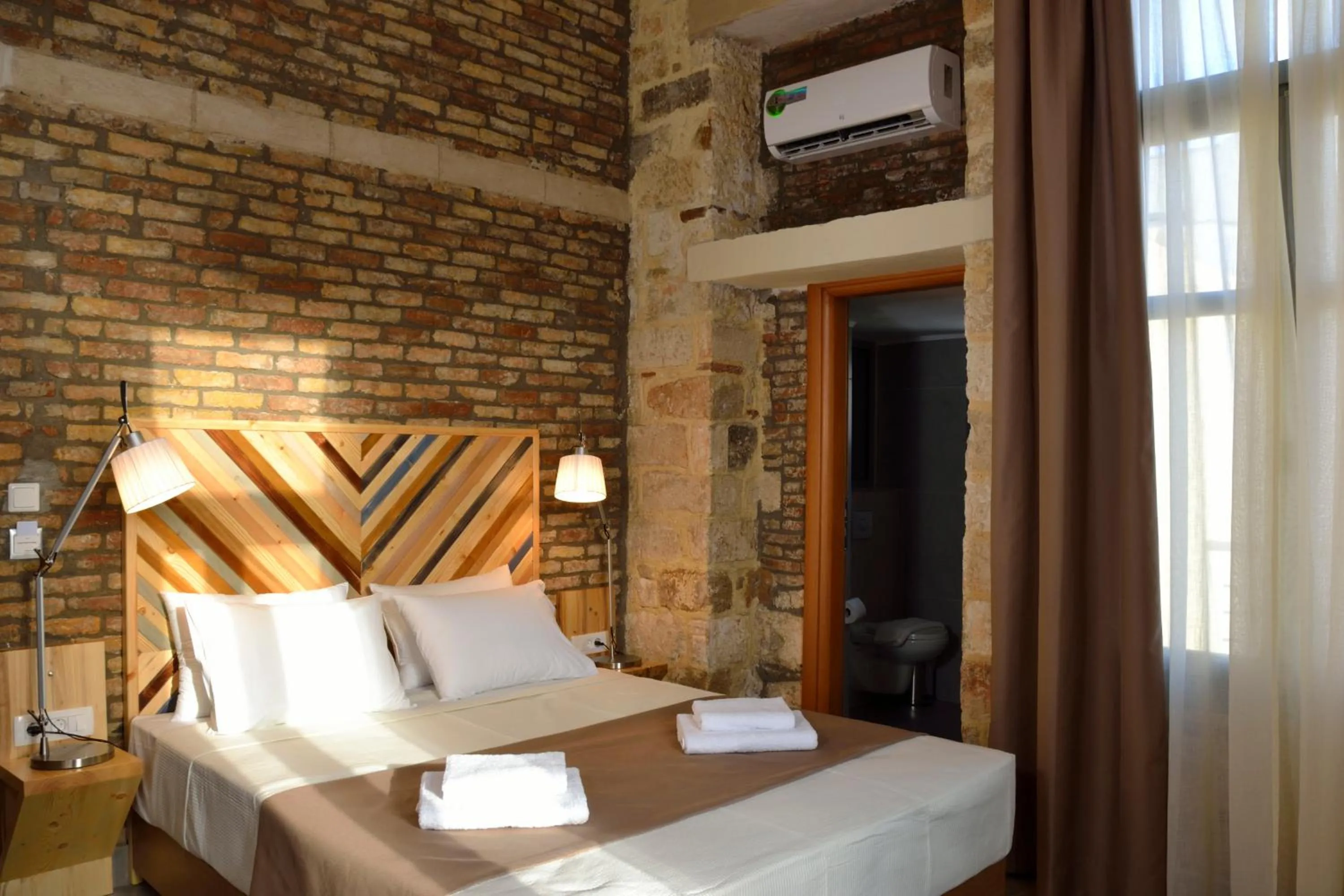 Toilet, Bed in Elia Kentron