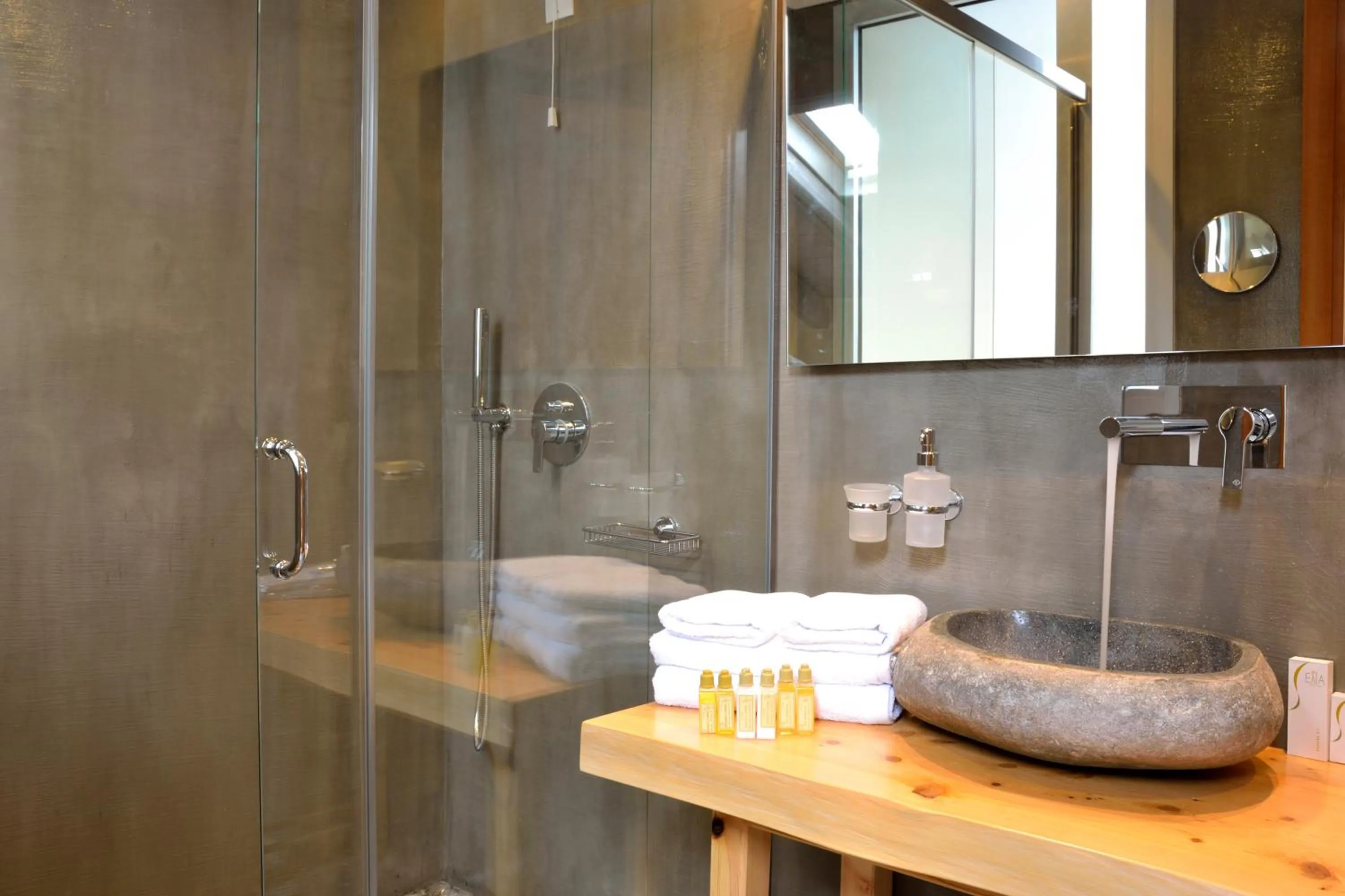 Shower in Elia Kentron