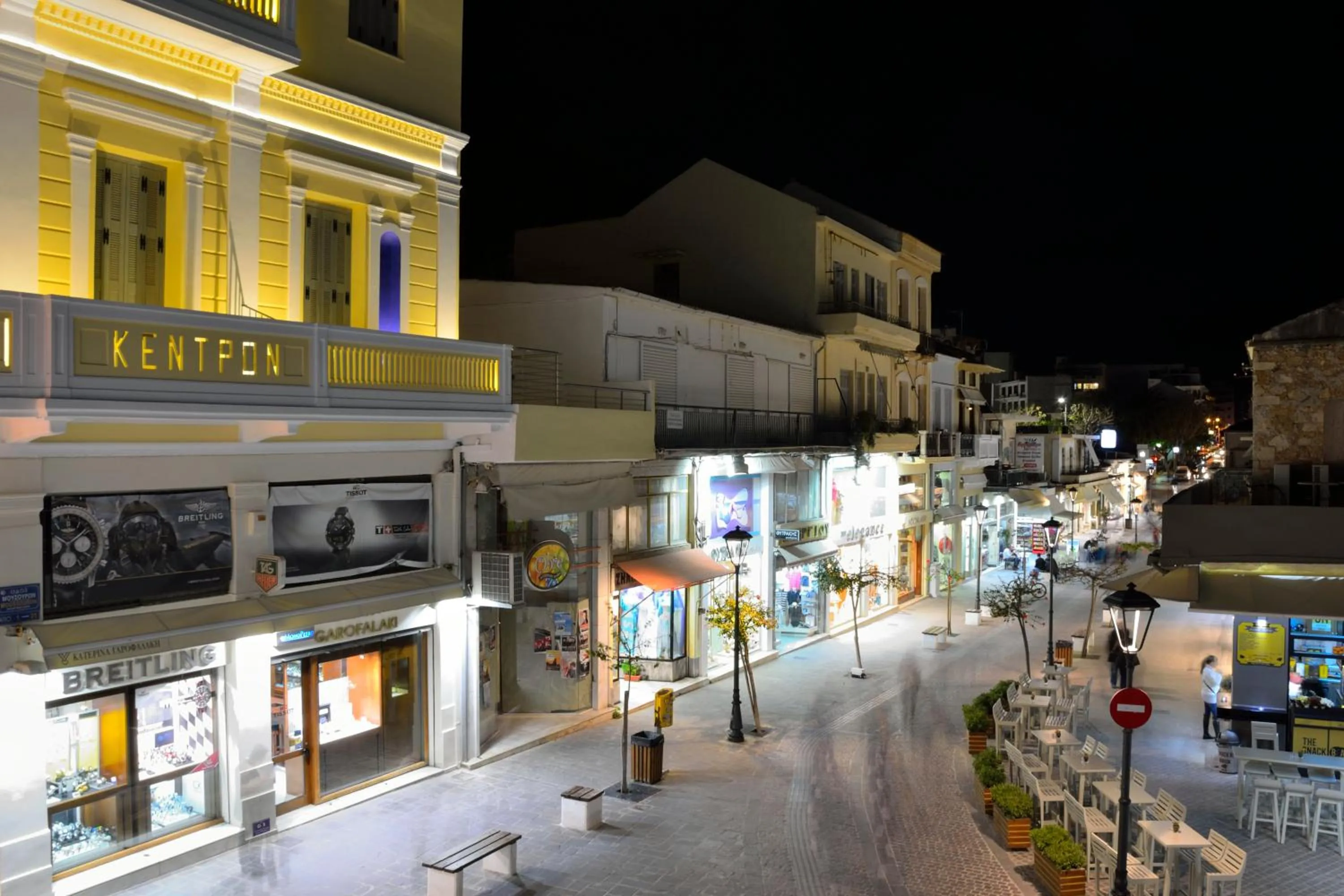 Night in Elia Kentron