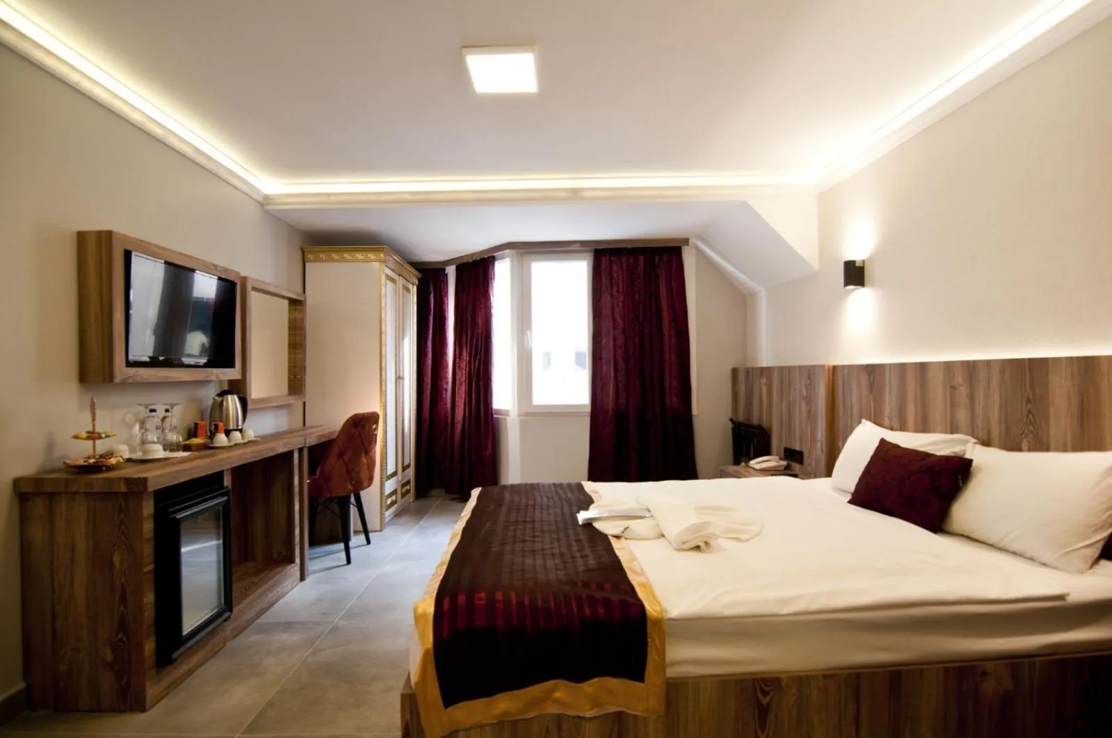 Photo of the whole room, Bed in Vali Konak Hotel Nişantaşı