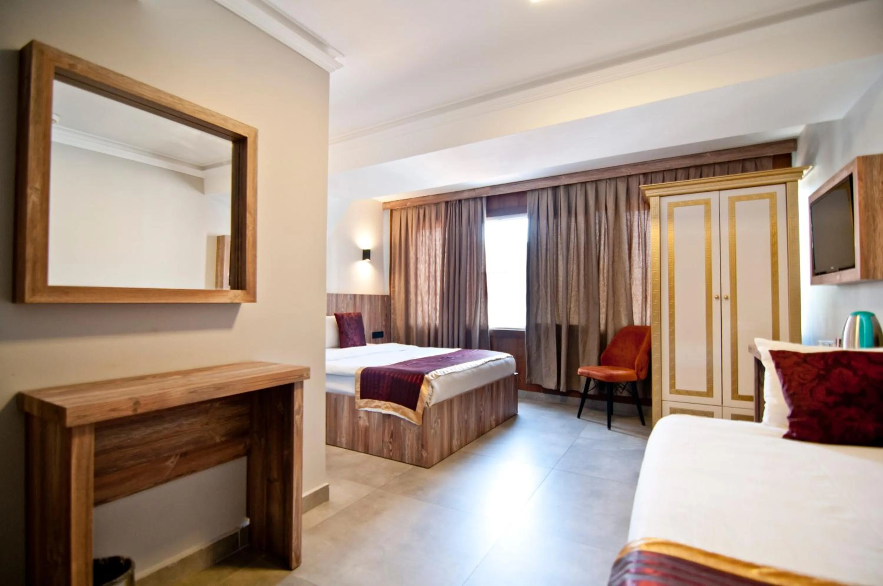 Photo of the whole room, Bed in Vali Konak Hotel Nişantaşı