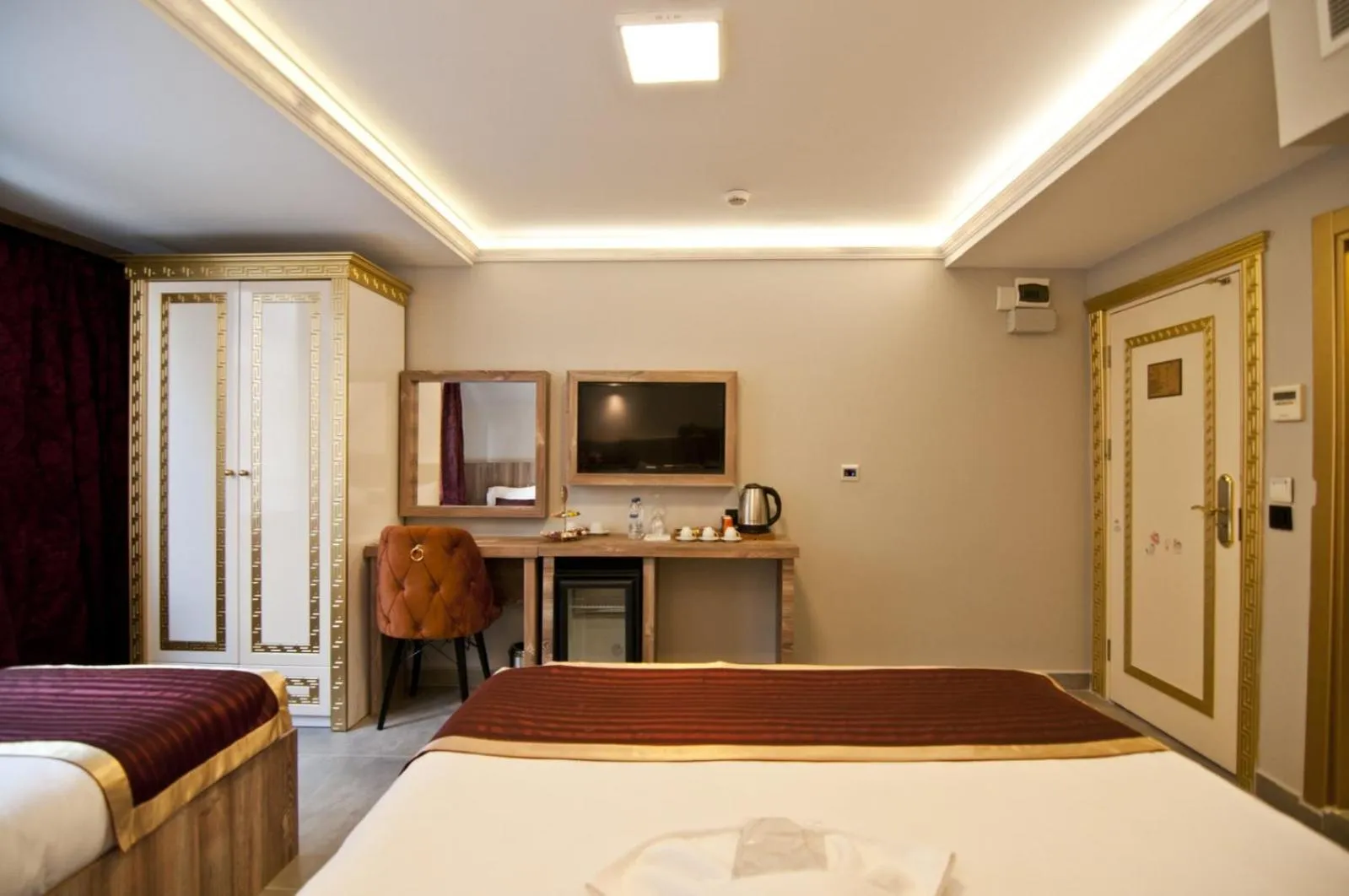 Photo of the whole room, Bed in Vali Konak Hotel Nişantaşı