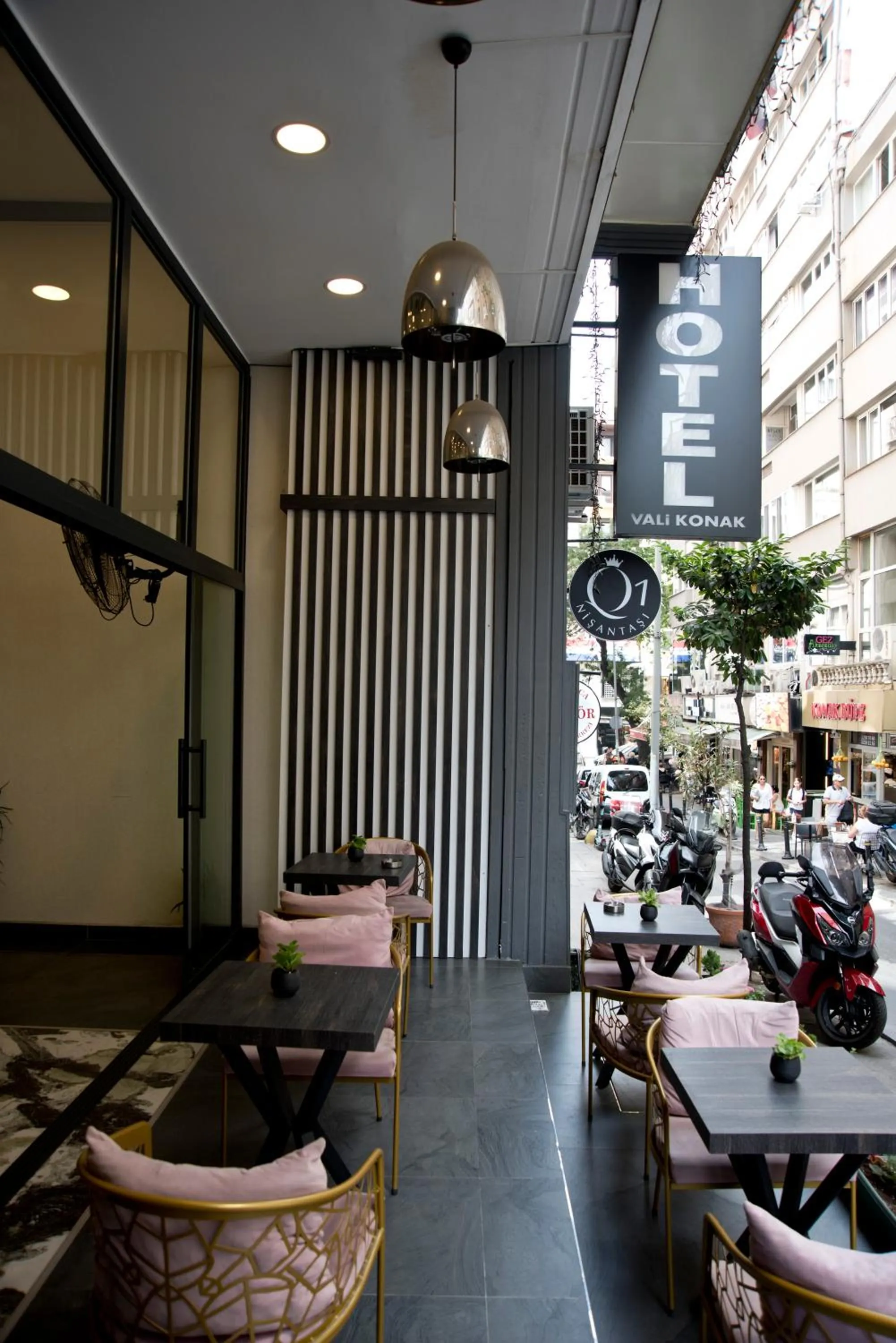 Restaurant/places to eat in Vali Konak Hotel Nişantaşı