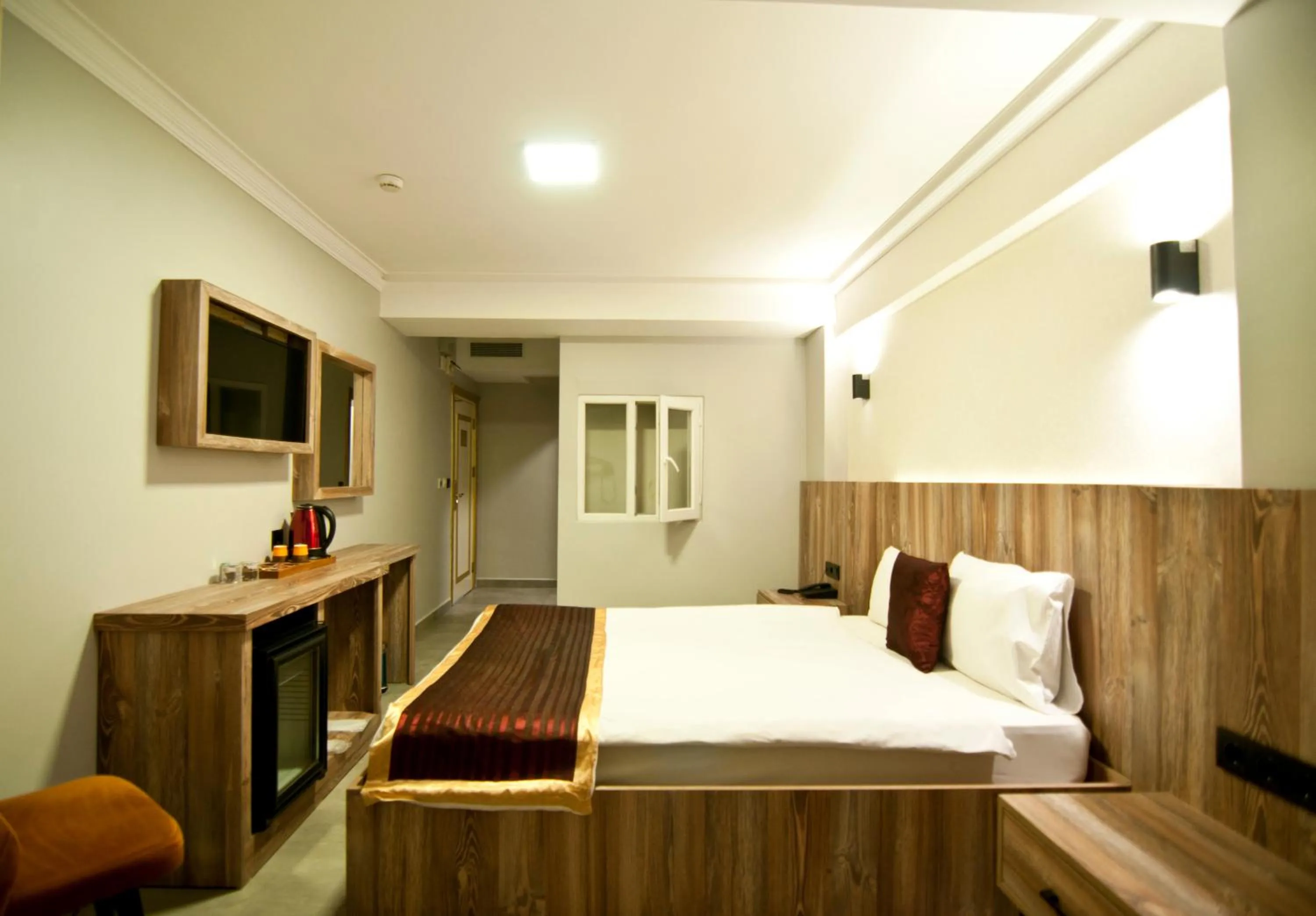 Photo of the whole room, Bed in Vali Konak Hotel Nişantaşı