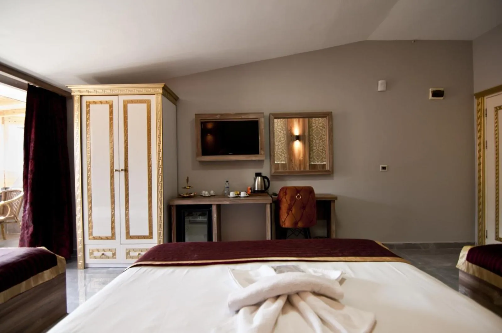 Photo of the whole room, Bed in Vali Konak Hotel Nişantaşı