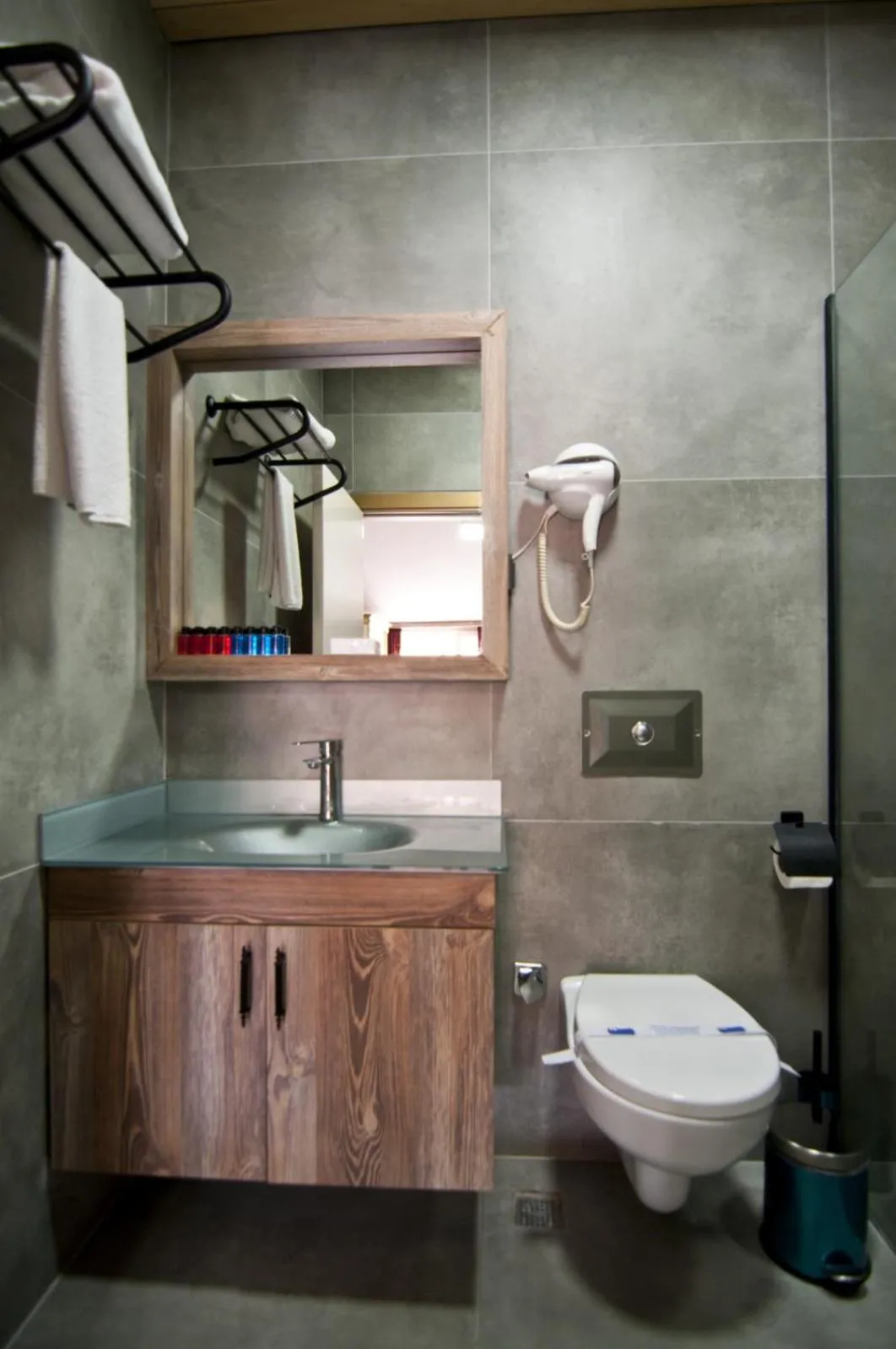 Shower in Vali Konak Hotel Nişantaşı