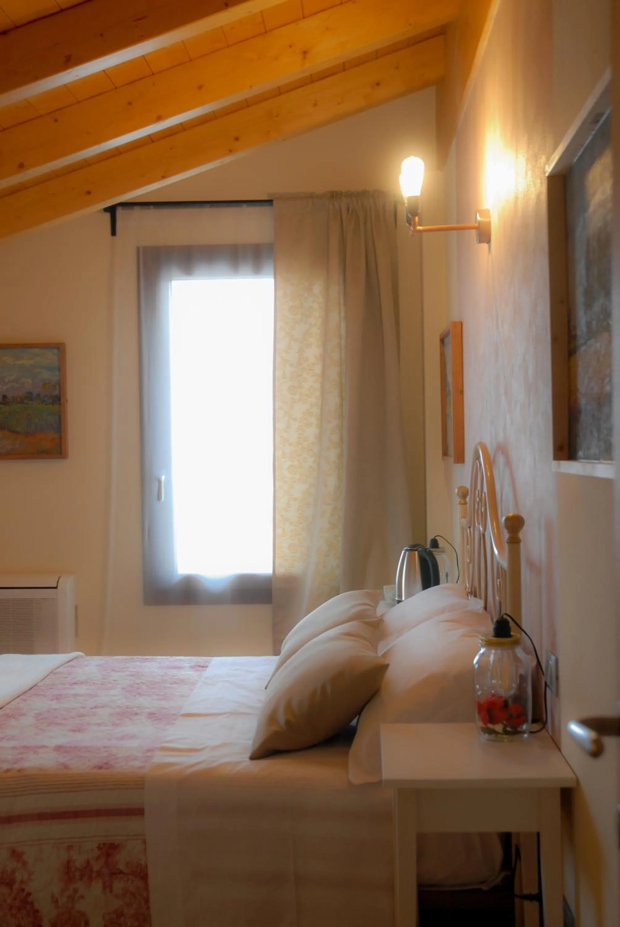 Decorative detail, Bed in Art Gallery Rooms