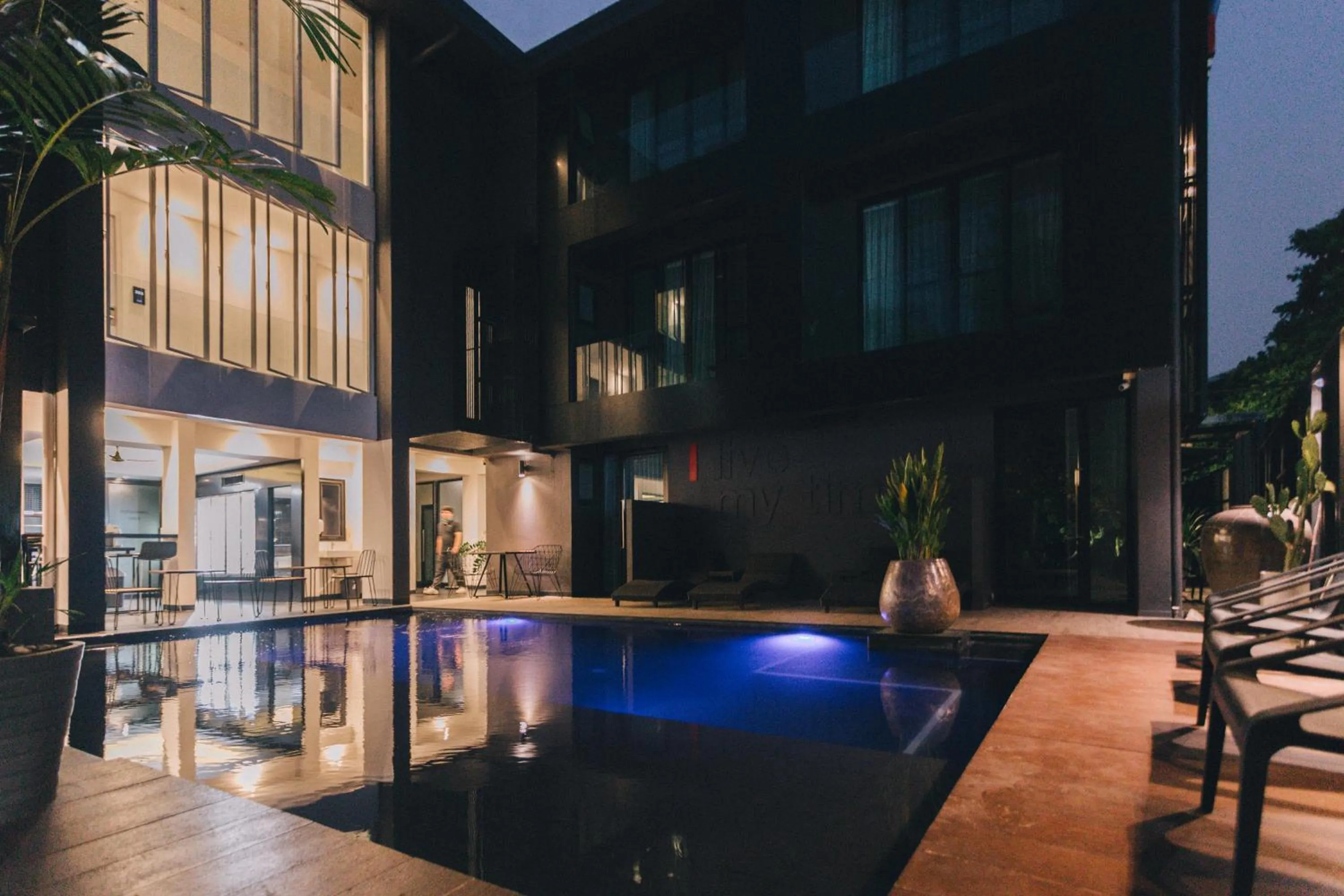 Pool view in iWualai Hotel