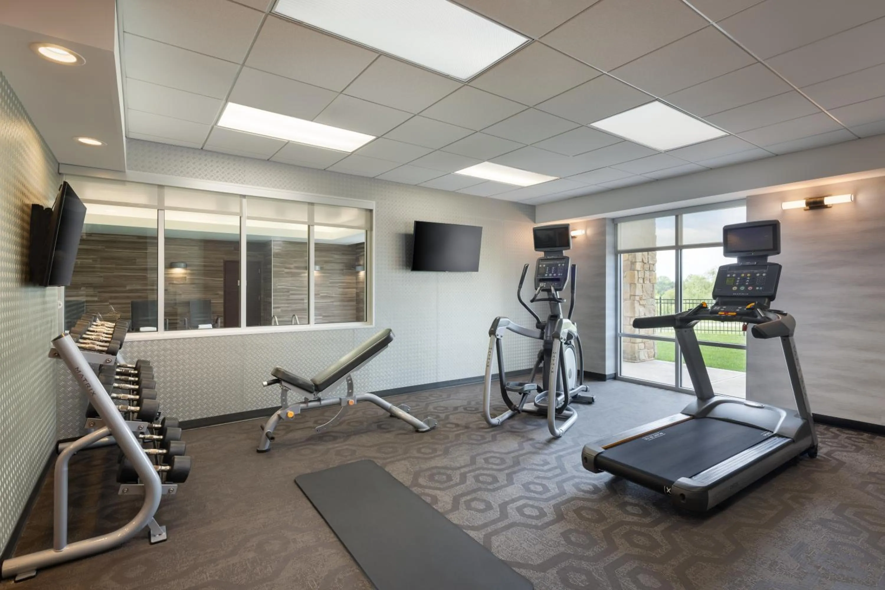 Fitness centre/facilities in Fairfield Inn & Suites by Marriott Lincoln Southeast