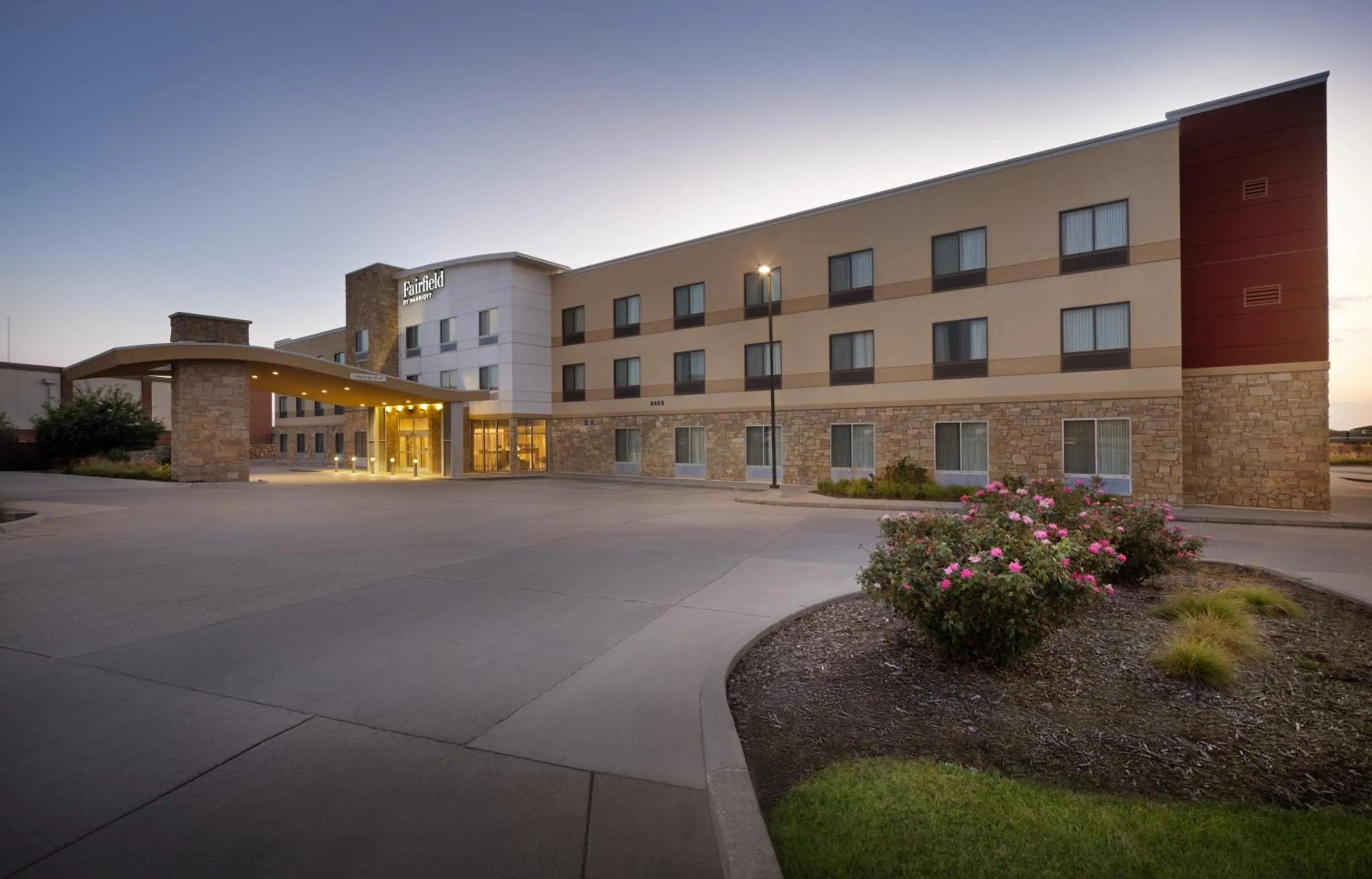 Property building in Fairfield Inn & Suites by Marriott Lincoln Southeast