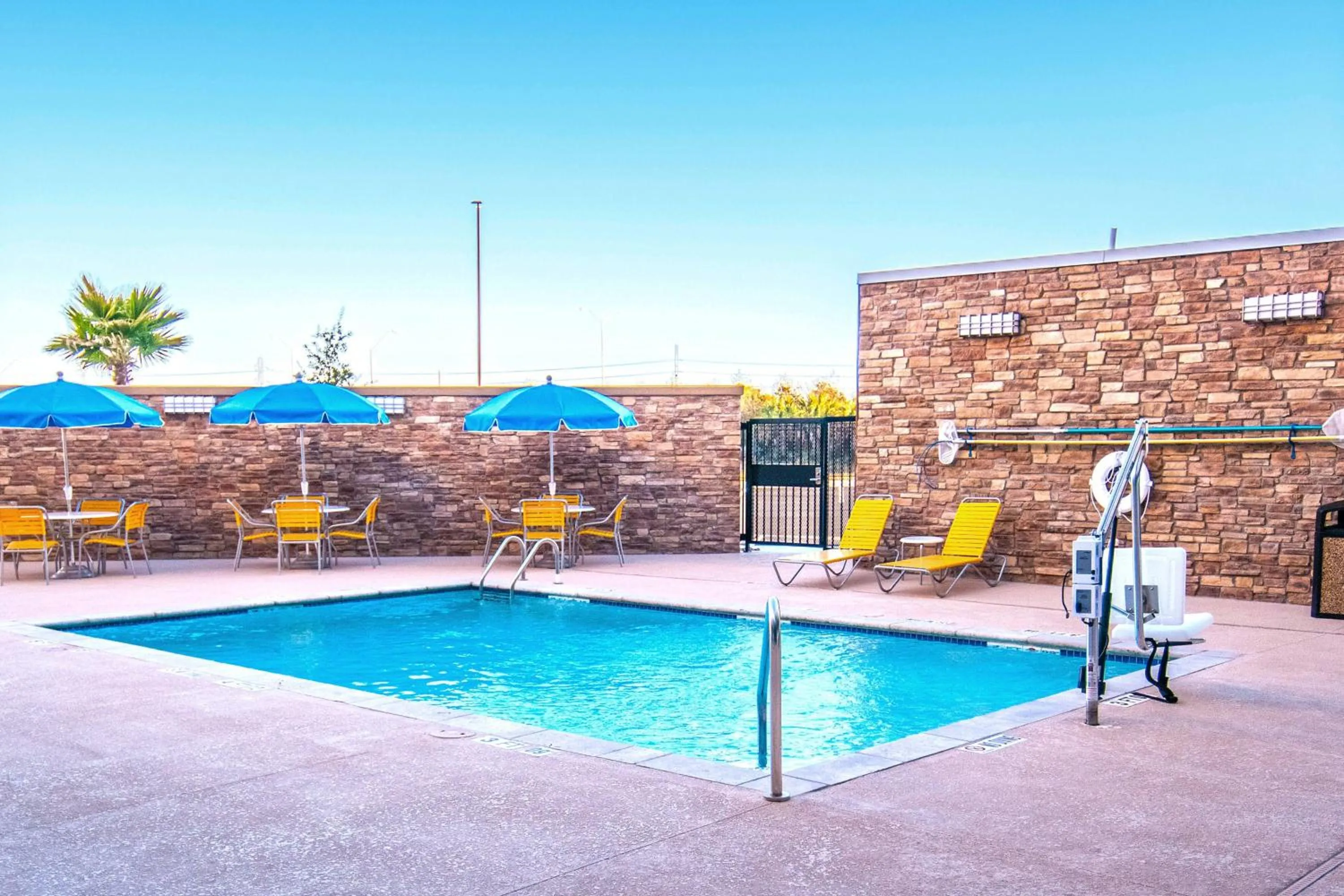 Swimming pool in Fairfield Inn & Suites by Marriott San Antonio Brooks City Base