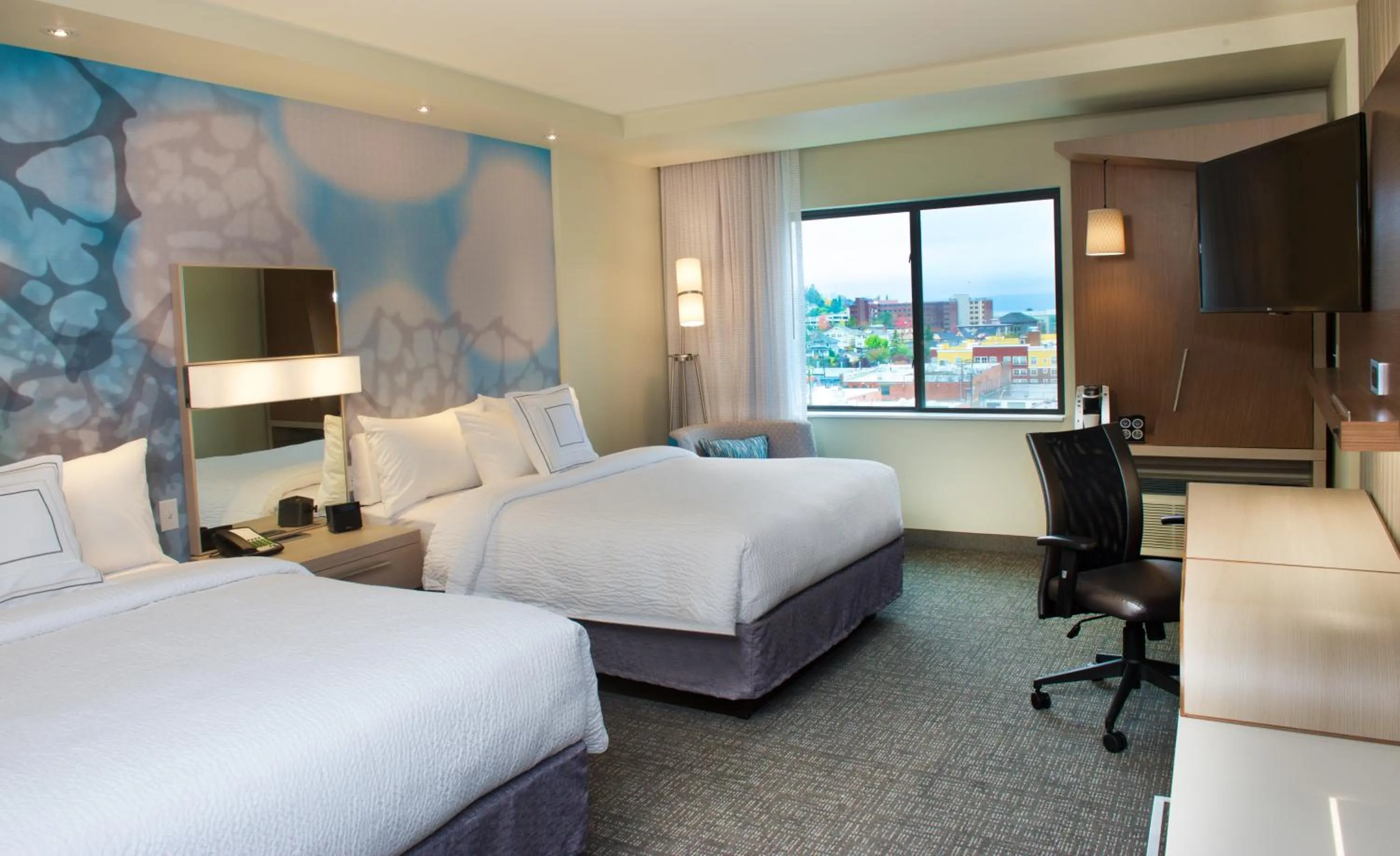 Bedroom, Bed in Courtyard by Marriott Seattle Everett Downtown