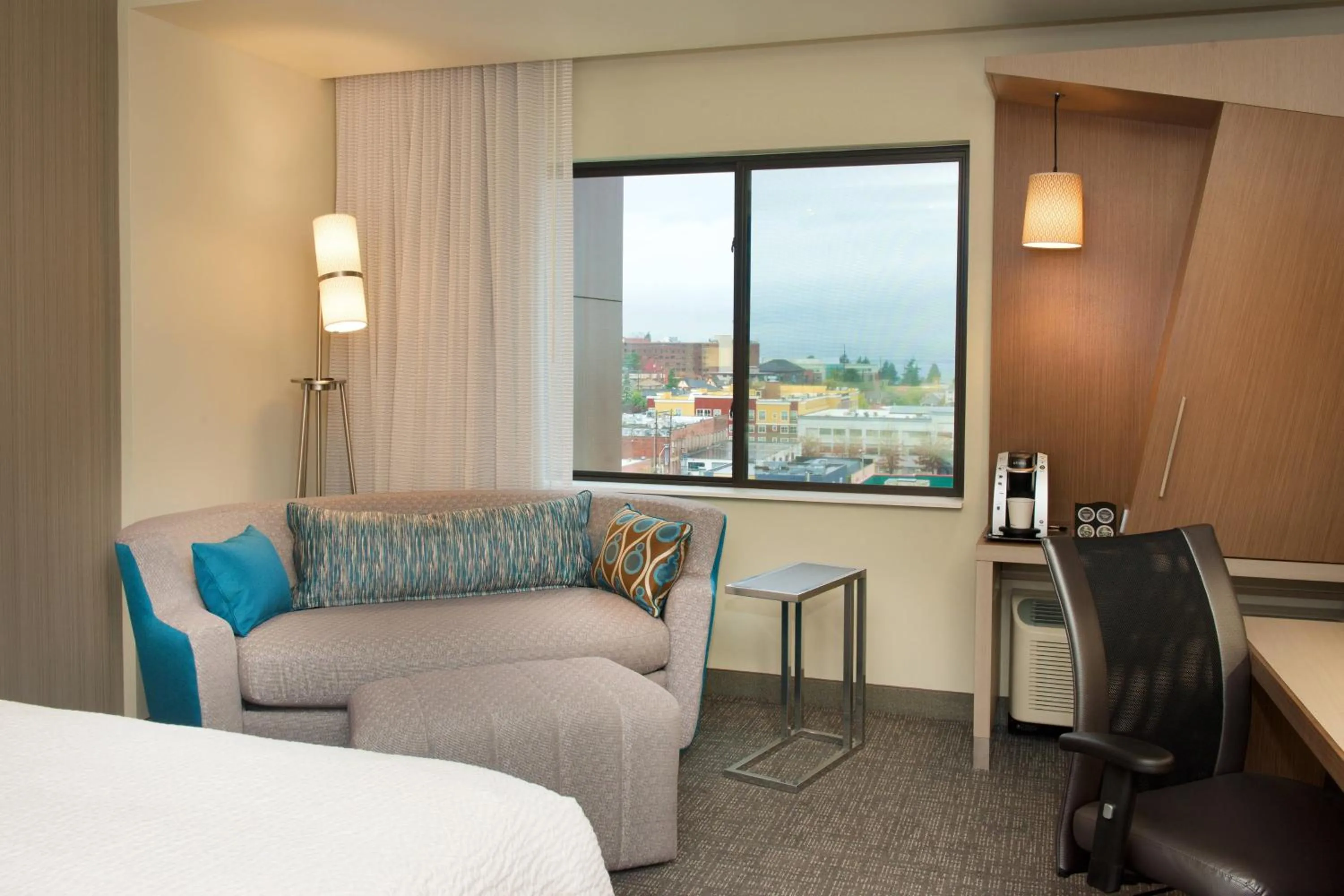 Photo of the whole room in Courtyard by Marriott Seattle Everett Downtown